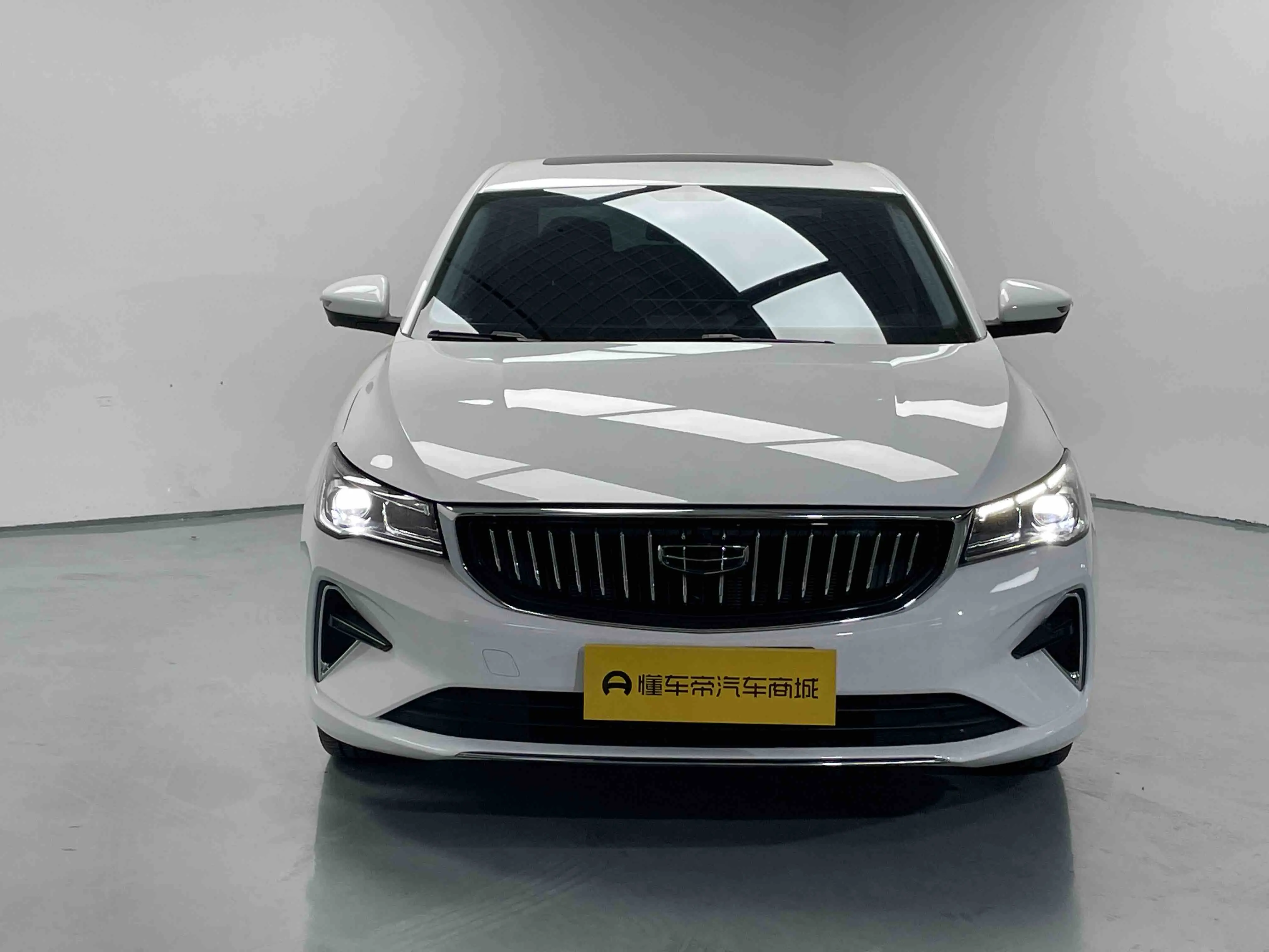 Geely Emgrand  из Китая