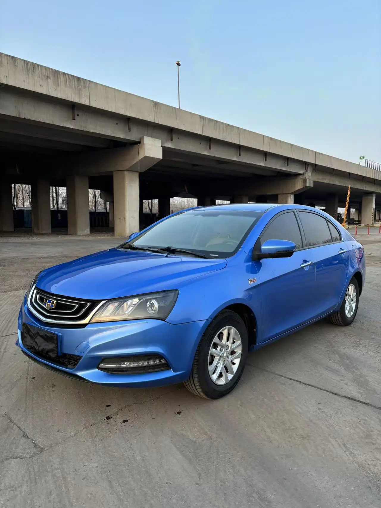 Geely Emgrand  из Китая