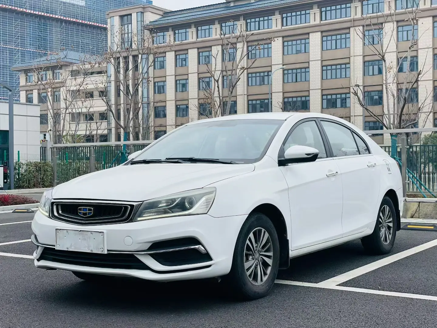 Geely Emgrand  из Китая