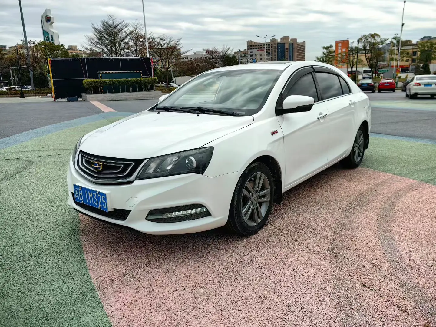 Geely Emgrand  из Китая
