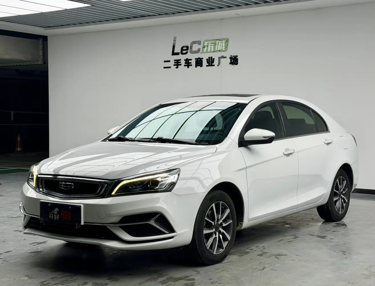 Geely Emgrand  из Китая