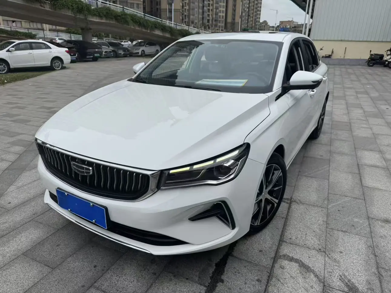 Geely Emgrand  из Китая