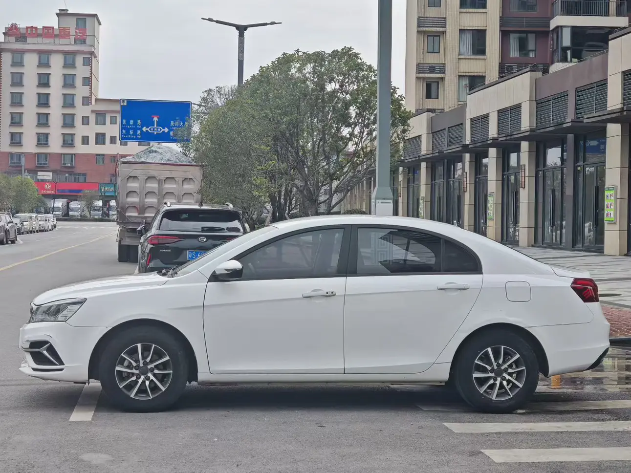 Geely Emgrand  из Китая