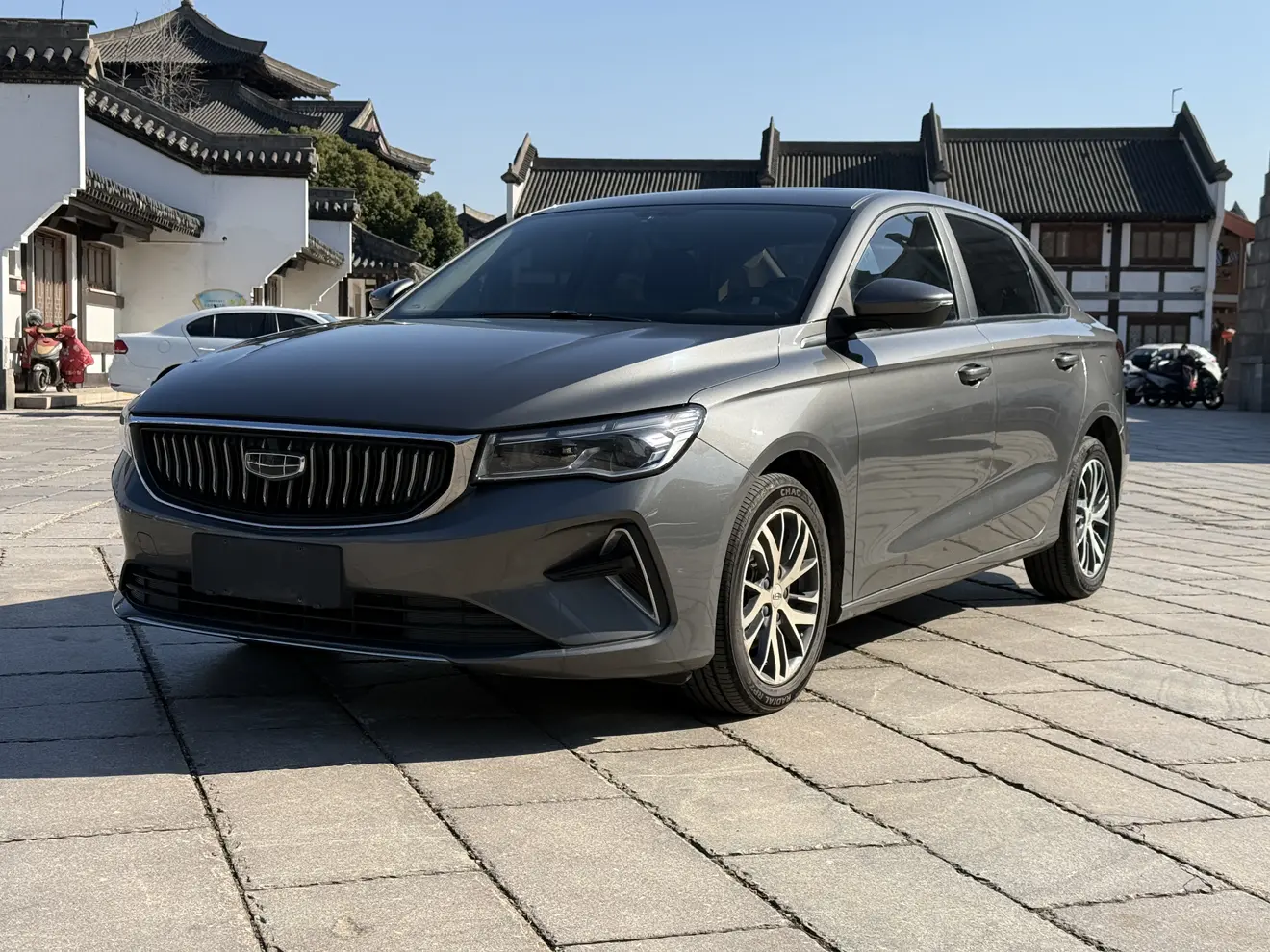 Geely Emgrand  из Китая