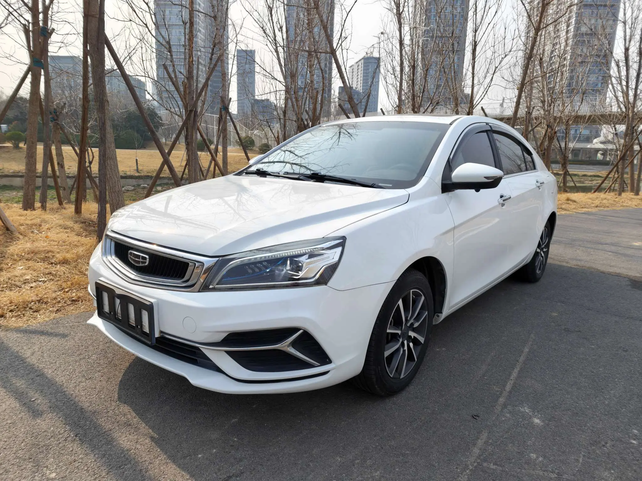 Geely Emgrand  из Китая