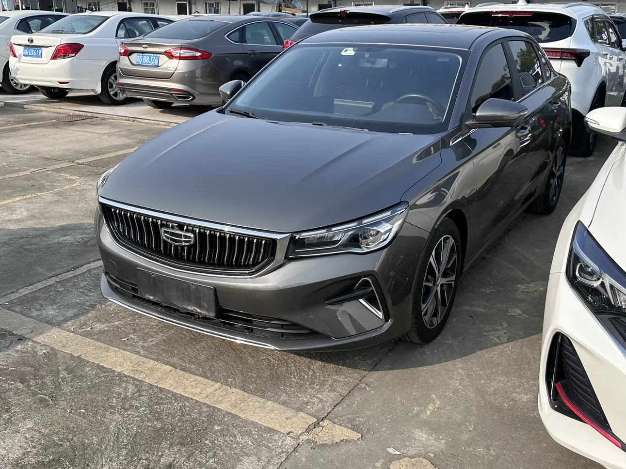 Geely Emgrand  из Китая