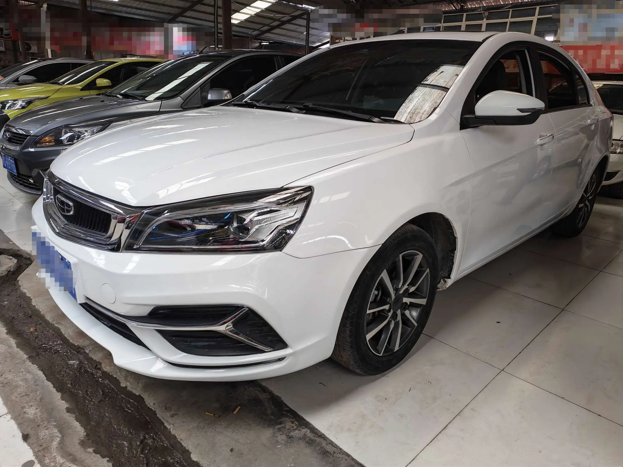 Geely Emgrand  из Китая