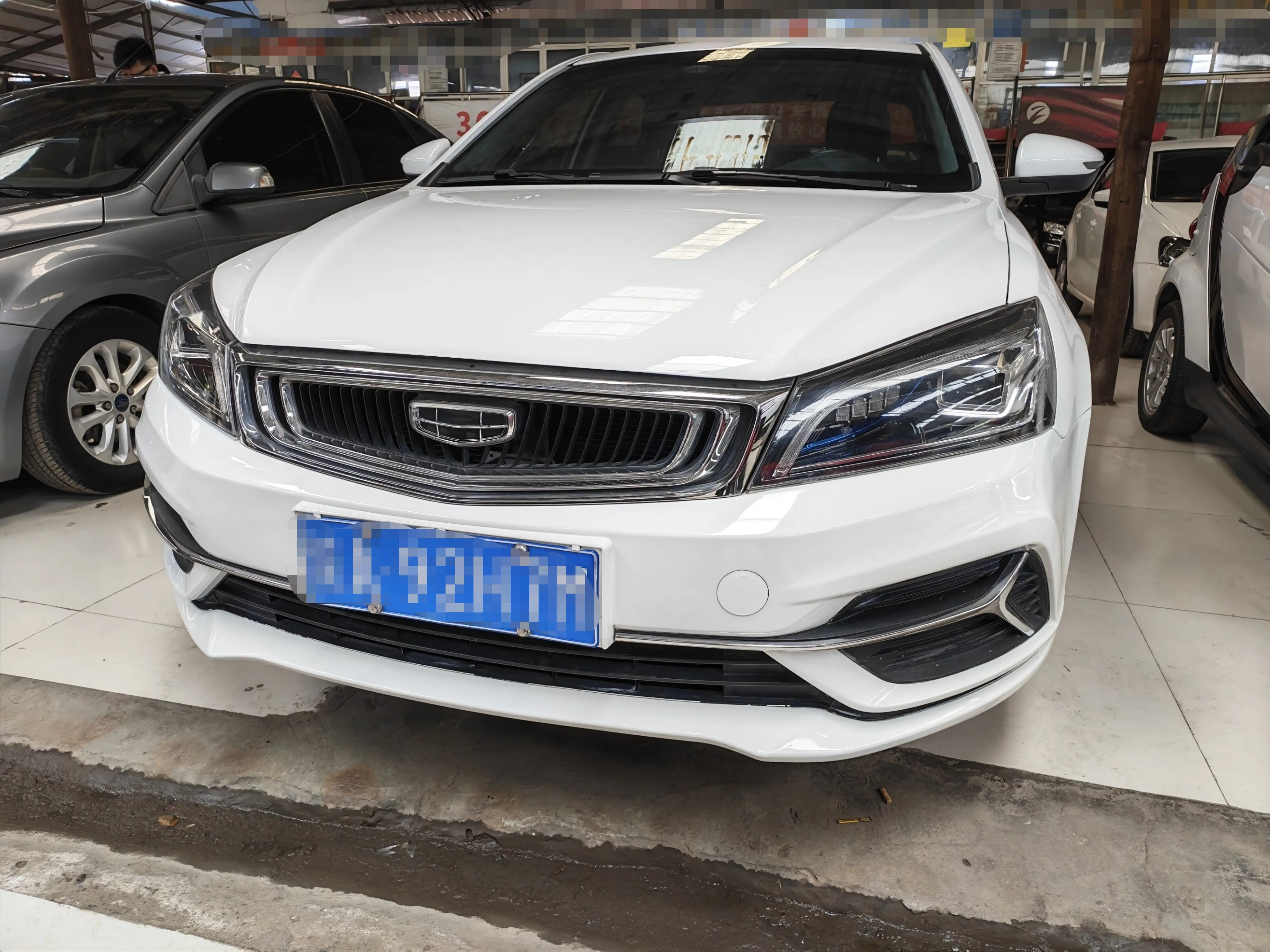 Geely Emgrand  из Китая