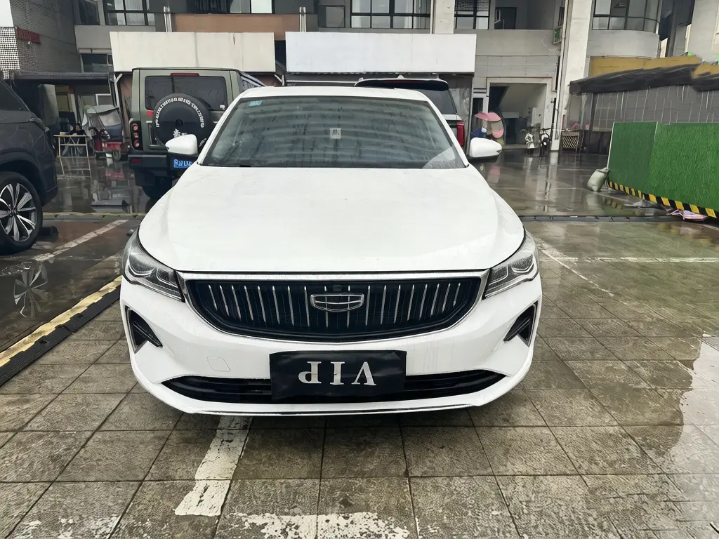 Geely Emgrand  из Китая