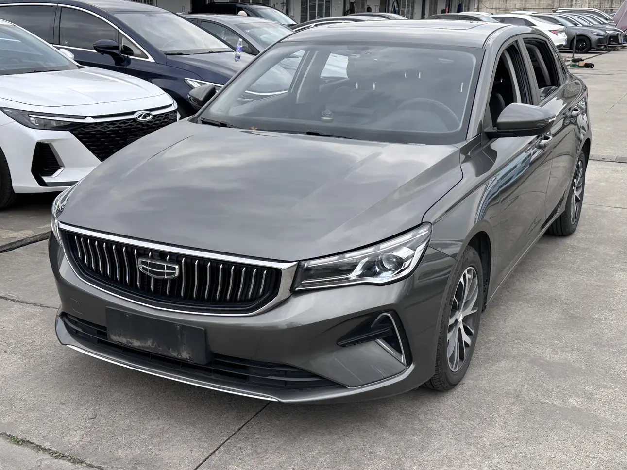 Geely Emgrand  из Китая