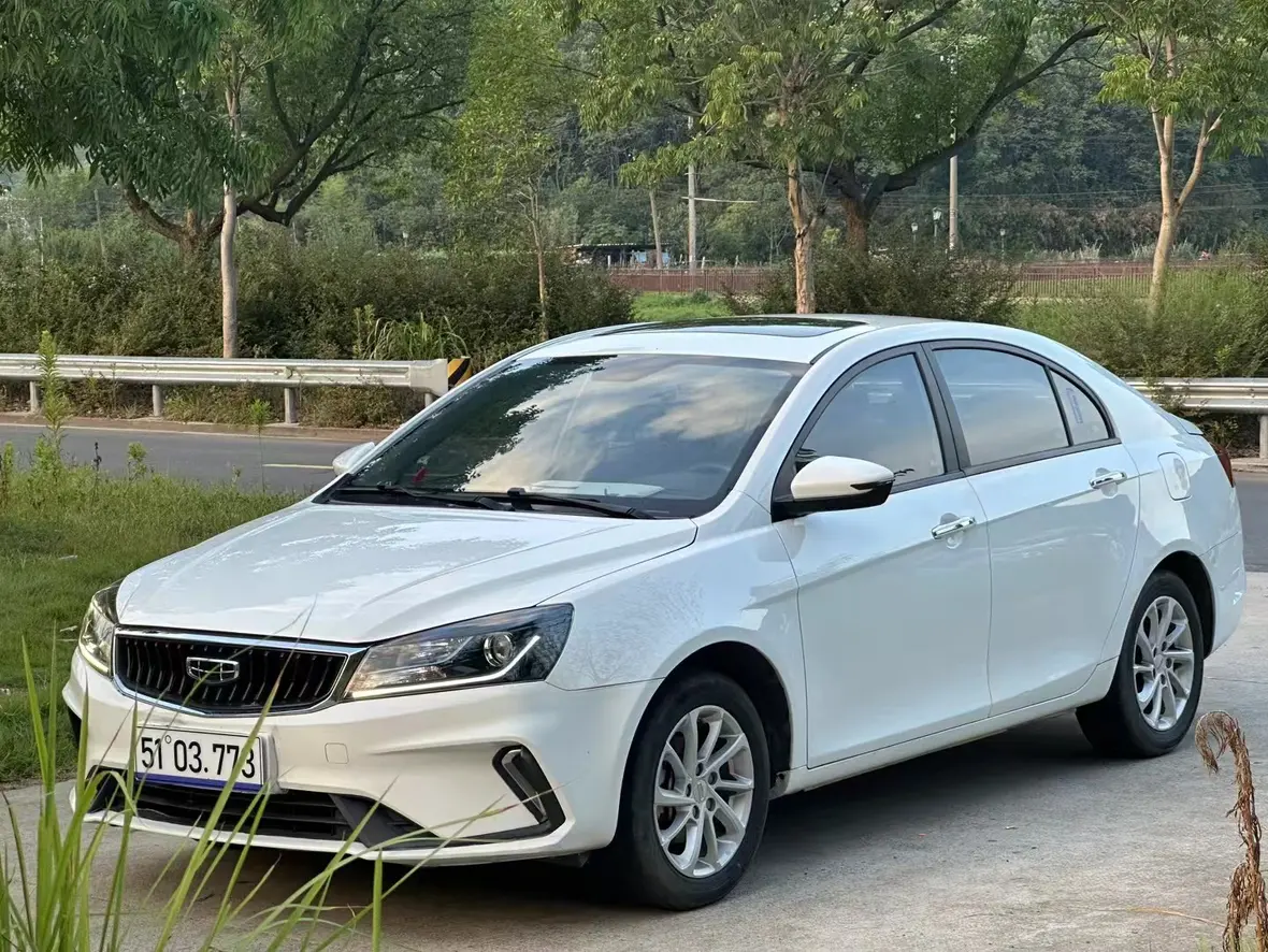 Geely Emgrand  из Китая