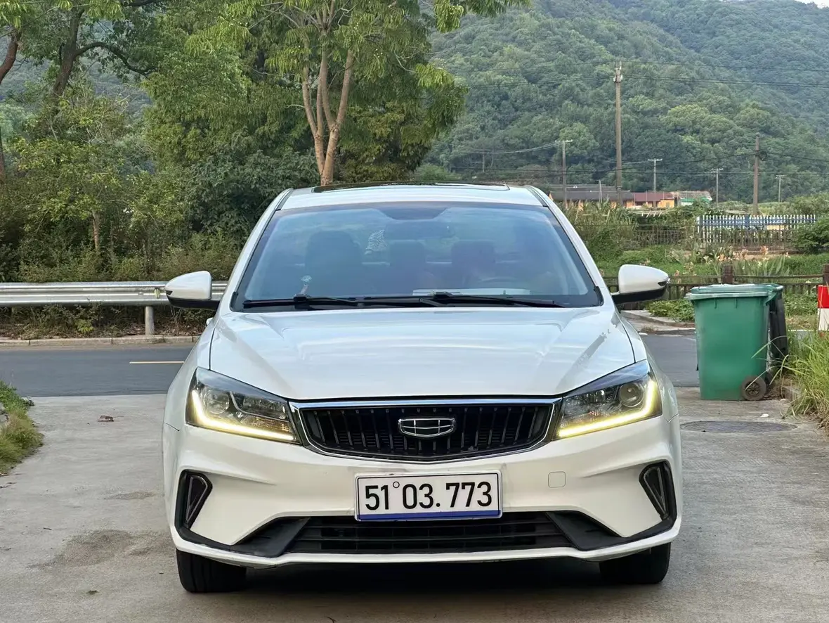 Geely Emgrand  из Китая