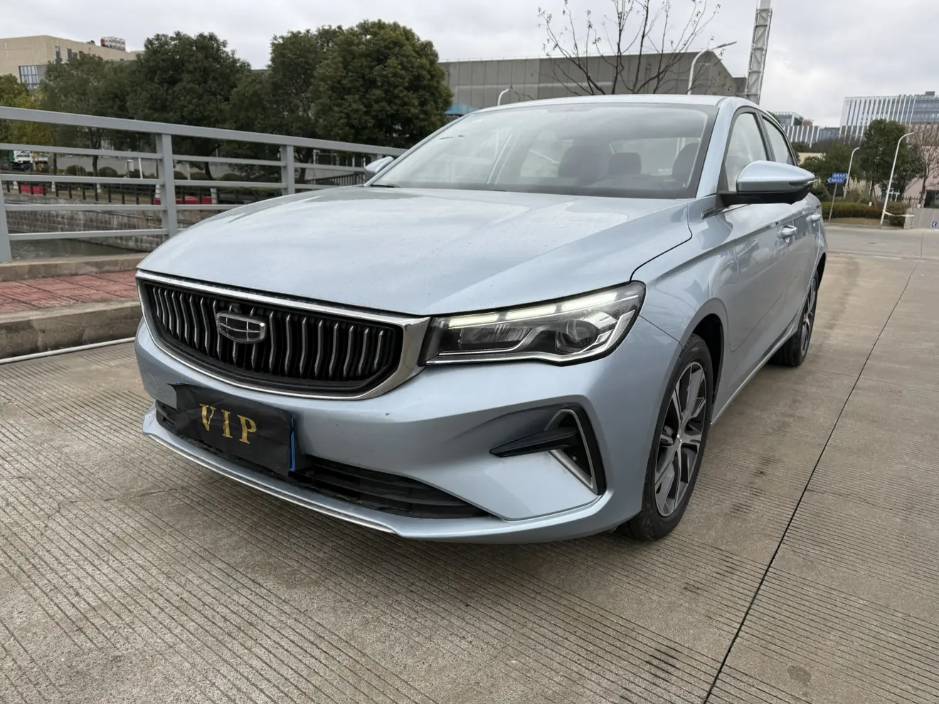 Geely Emgrand  из Китая