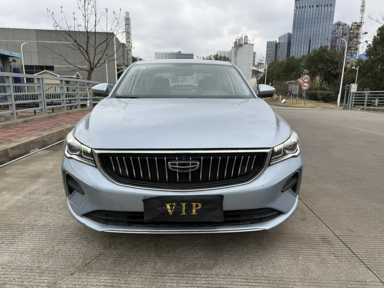 Geely Emgrand  из Китая