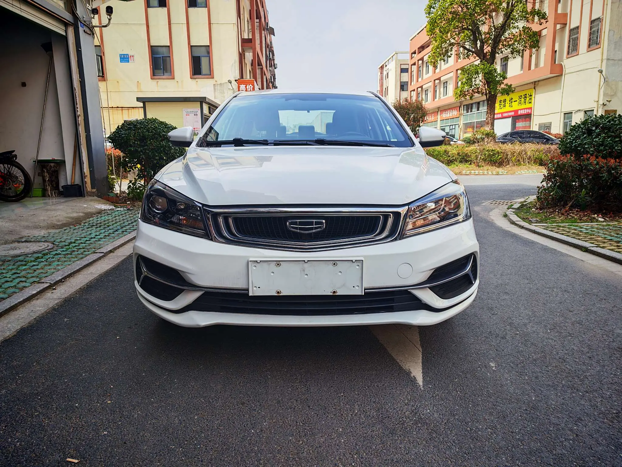 Geely Emgrand  из Китая