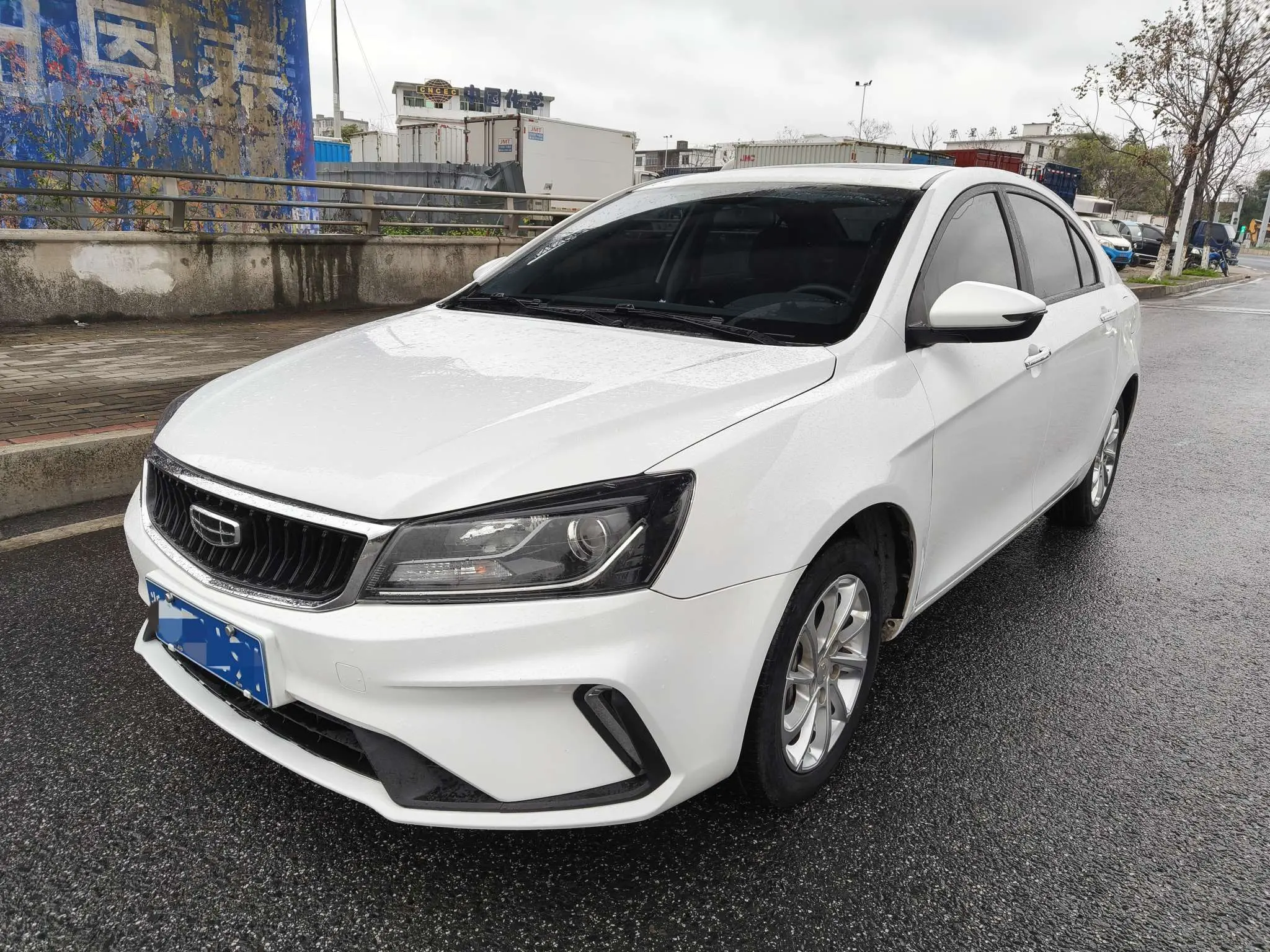 Geely Emgrand  из Китая