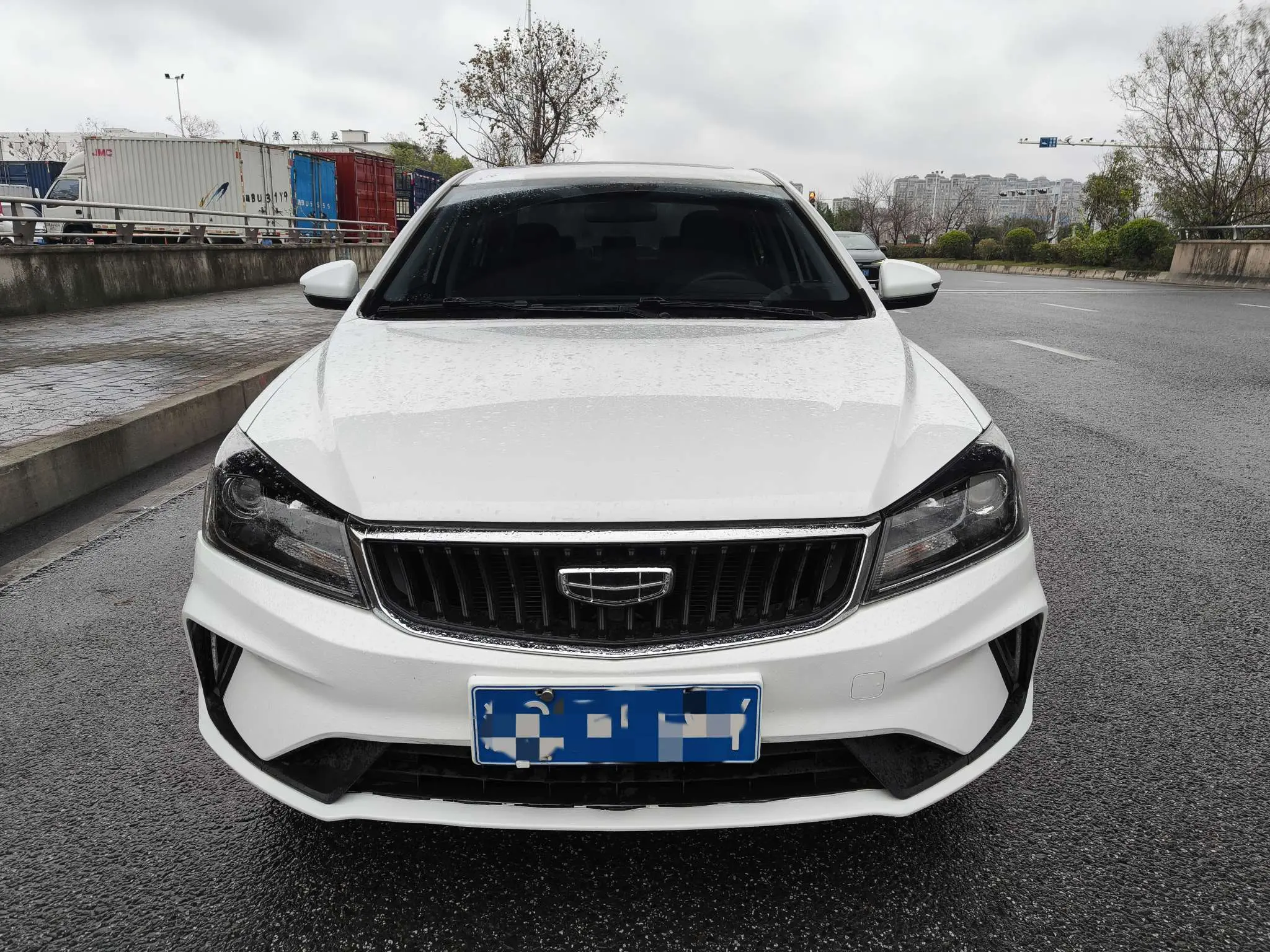 Geely Emgrand  из Китая