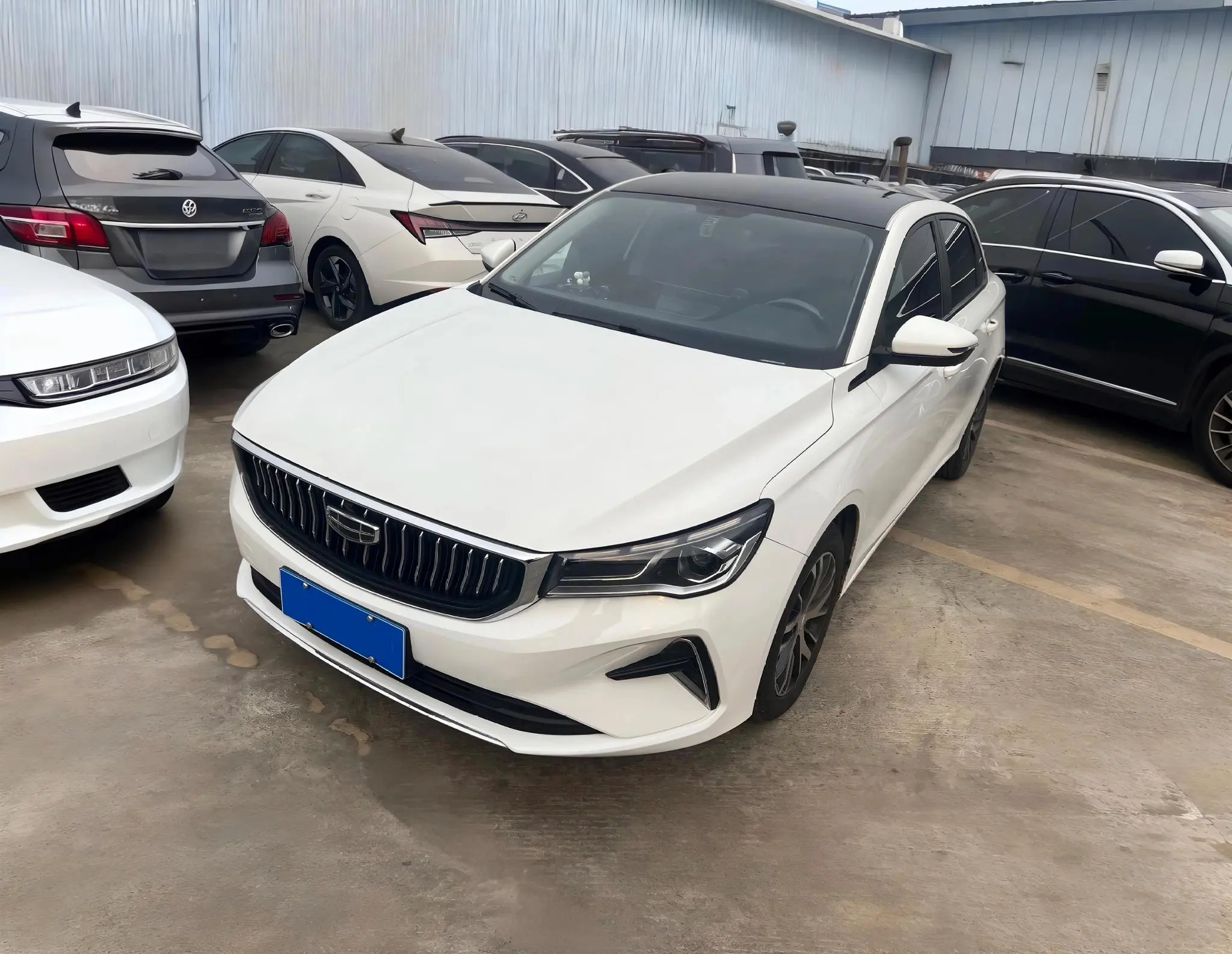 Geely Emgrand  из Китая