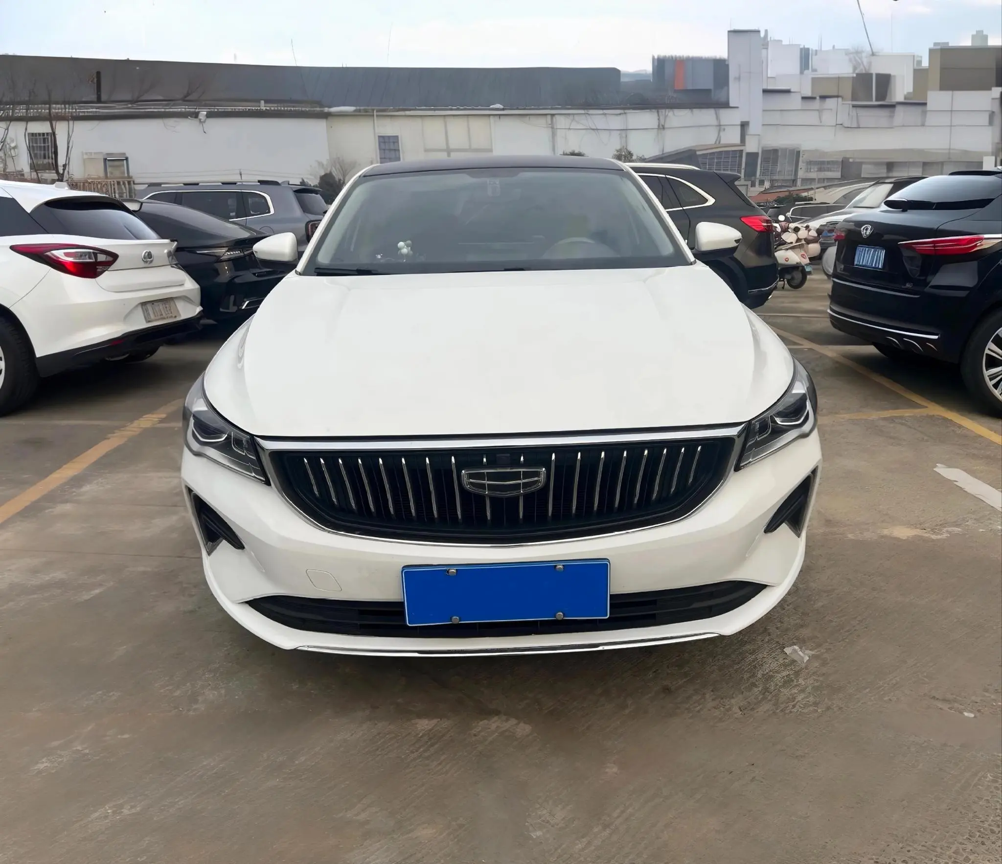 Geely Emgrand  из Китая