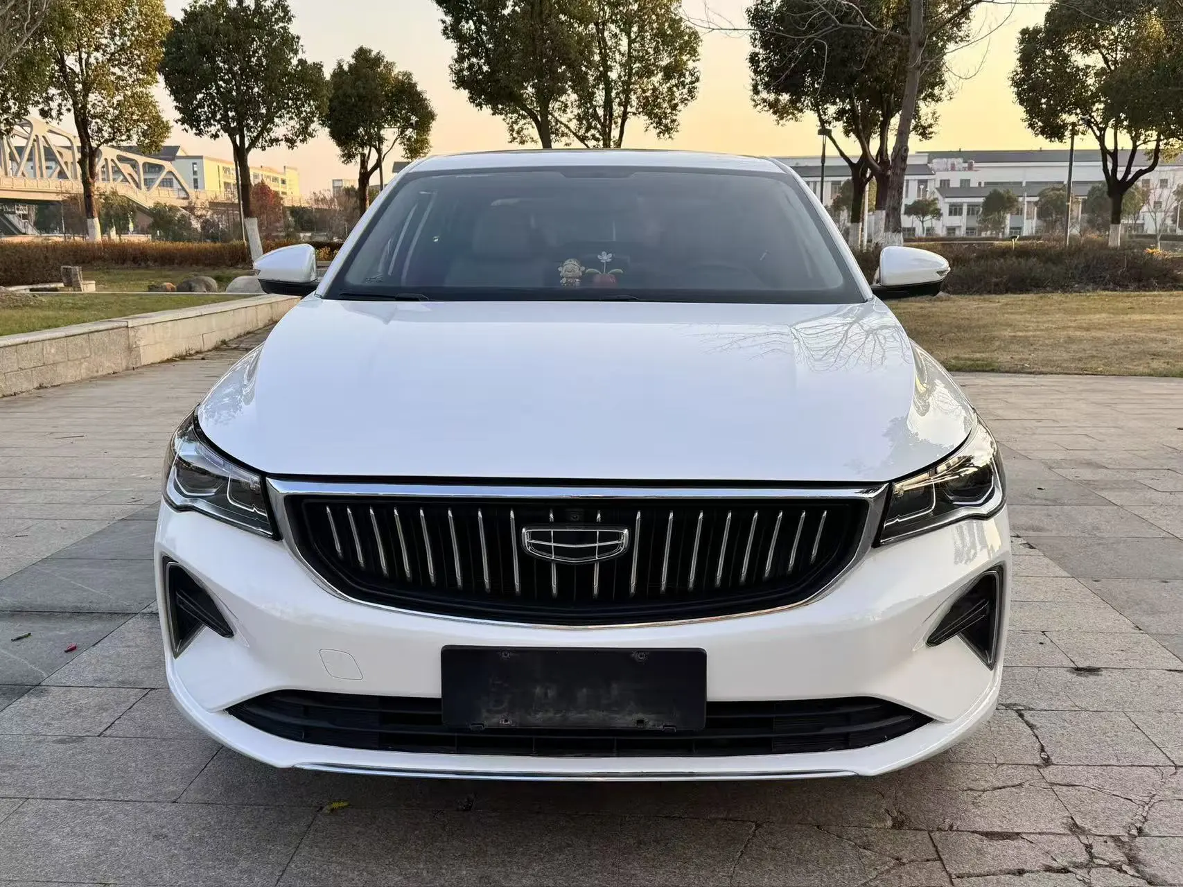 Geely Emgrand  из Китая
