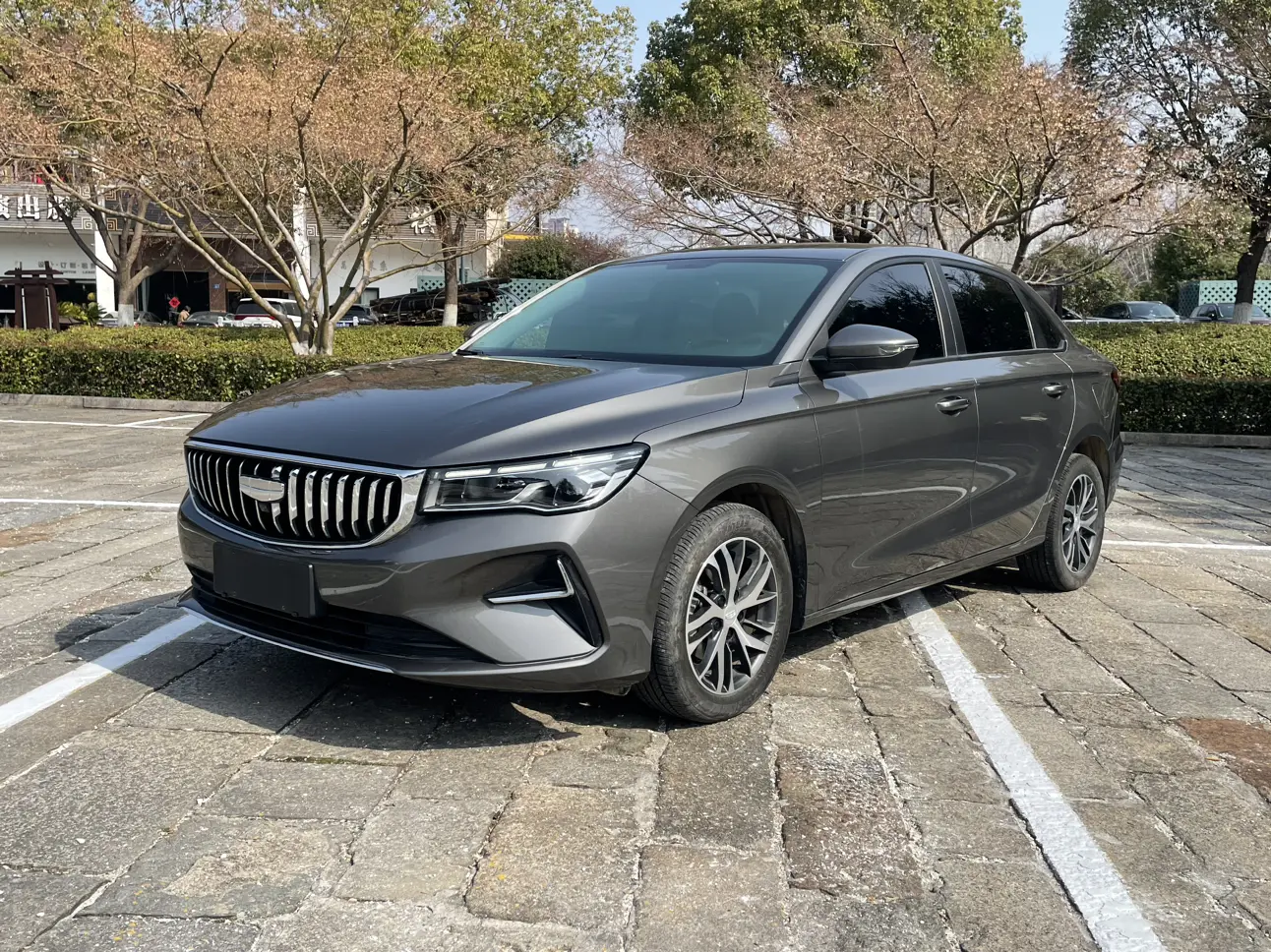 Geely Emgrand  из Китая