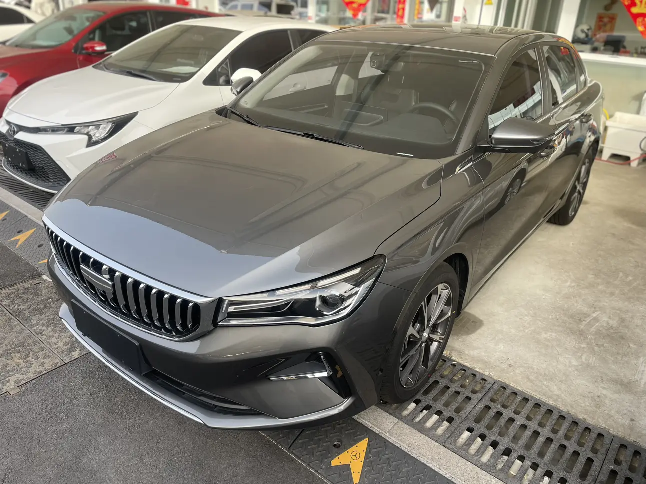 Geely Emgrand  из Китая