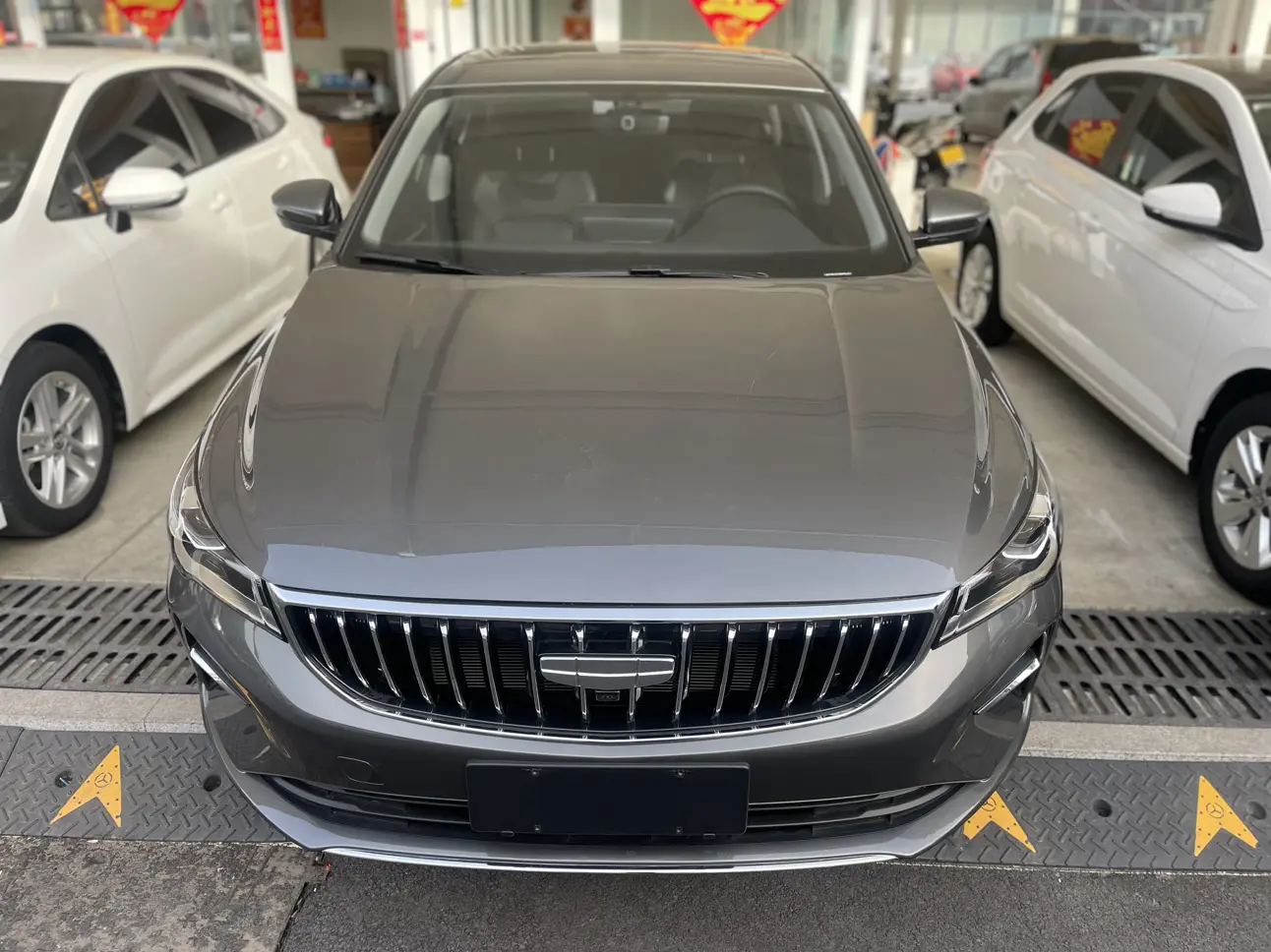 Geely Emgrand  из Китая