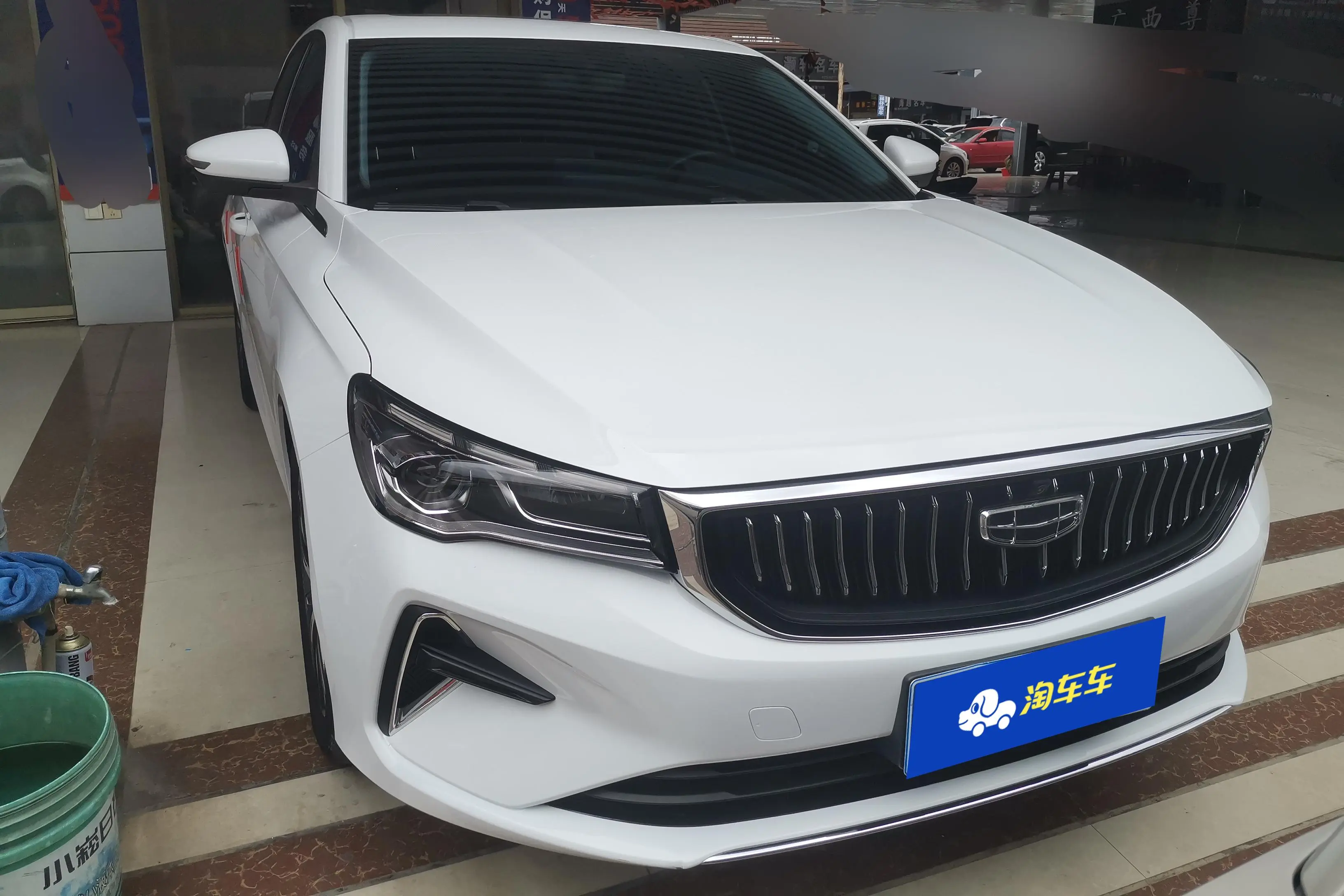Geely Emgrand  из Китая