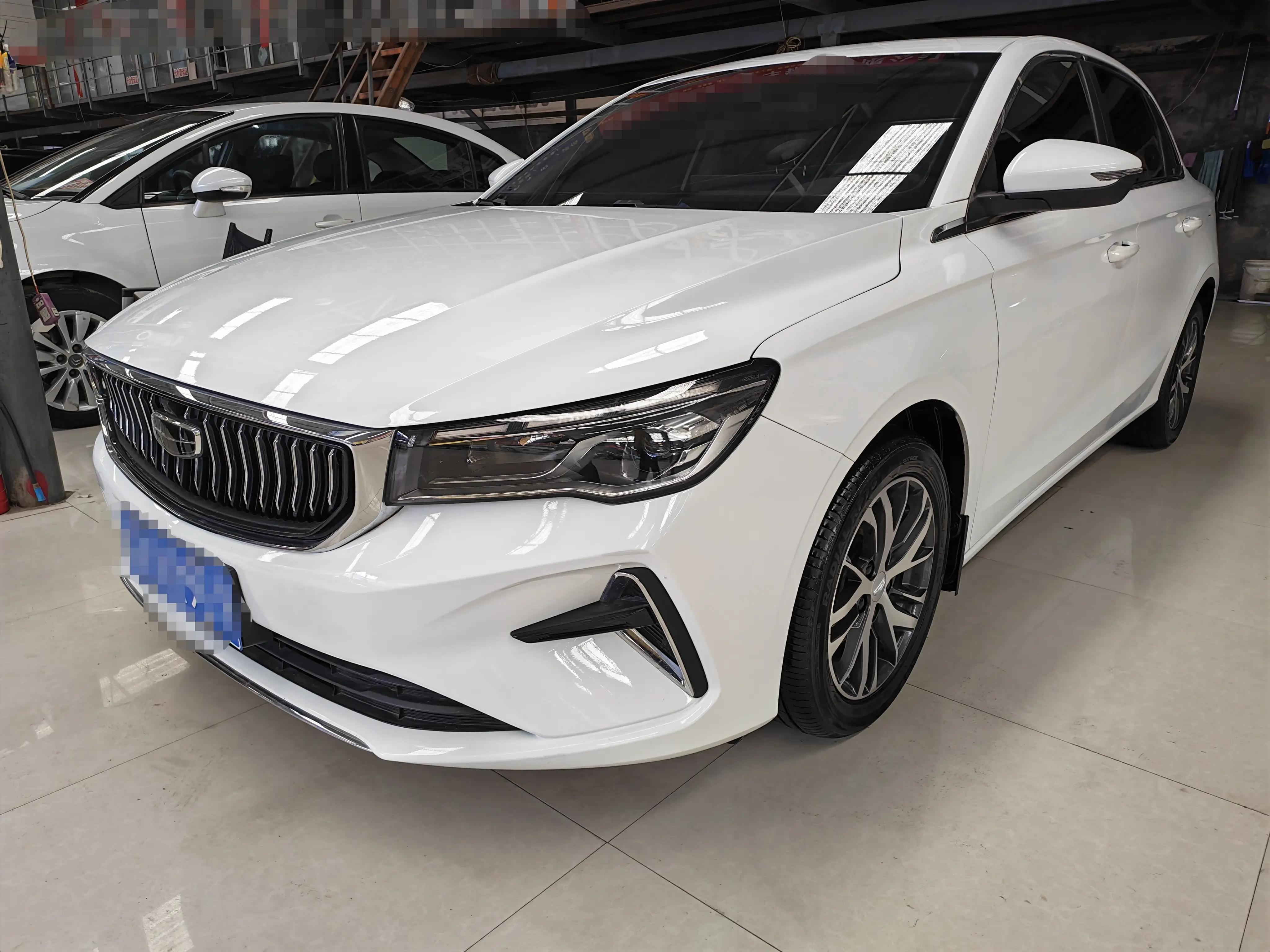 Geely Emgrand  из Китая