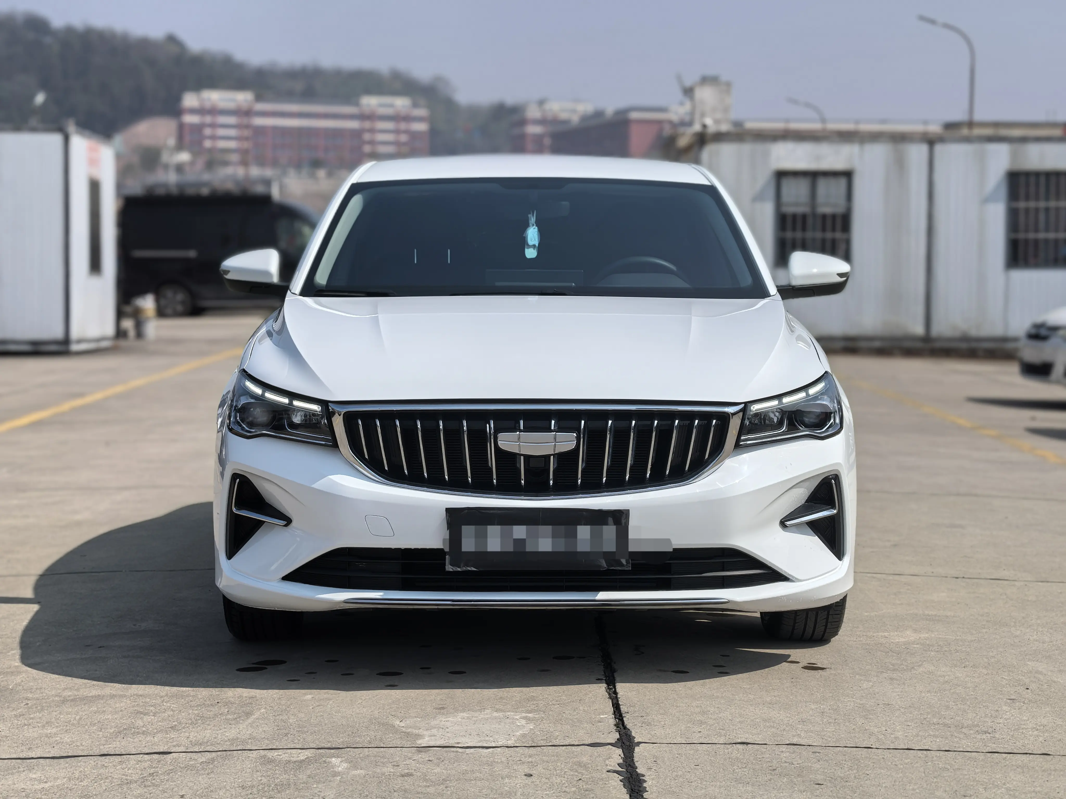 Geely Emgrand  из Китая