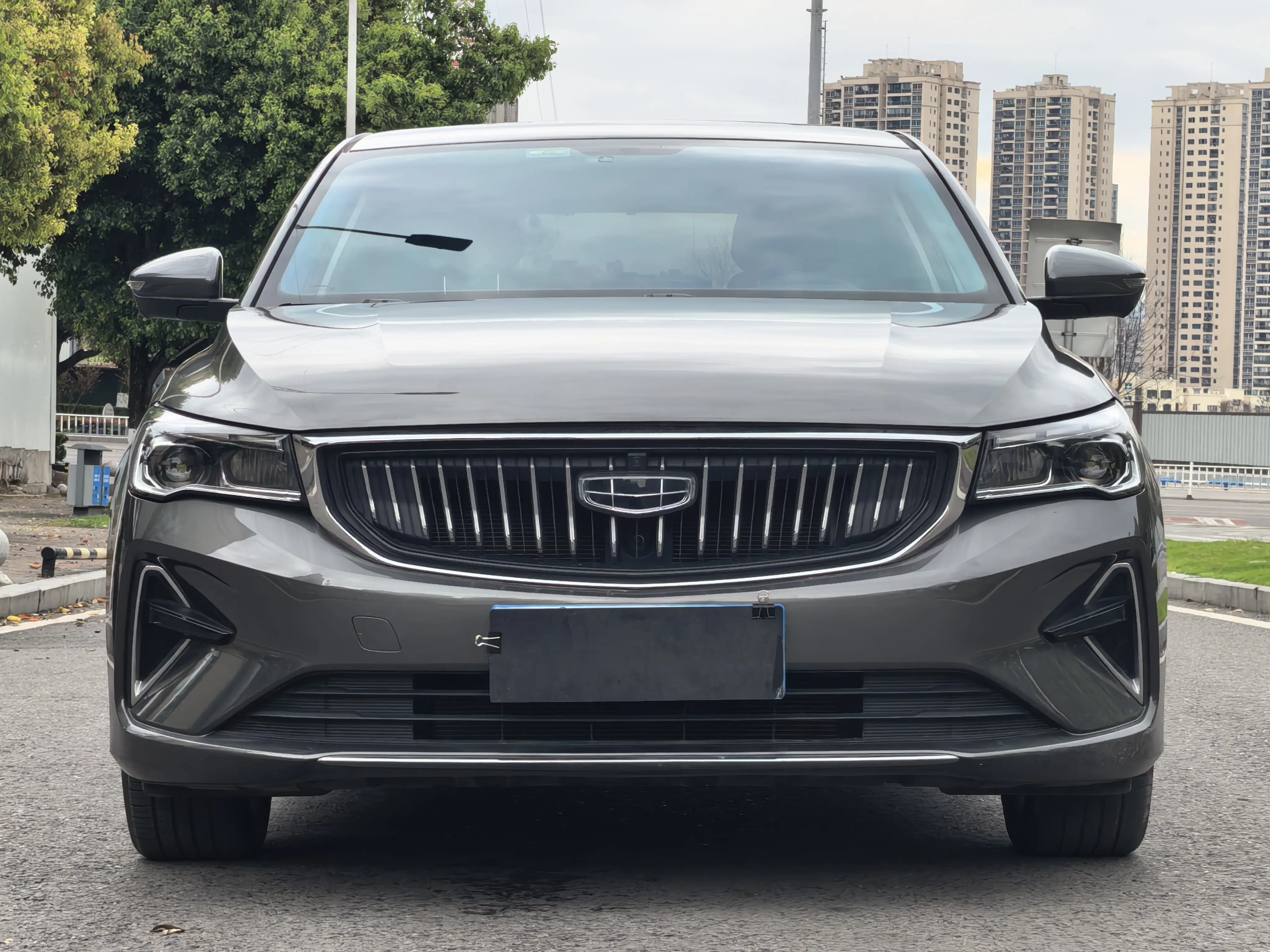 Geely Emgrand  из Китая