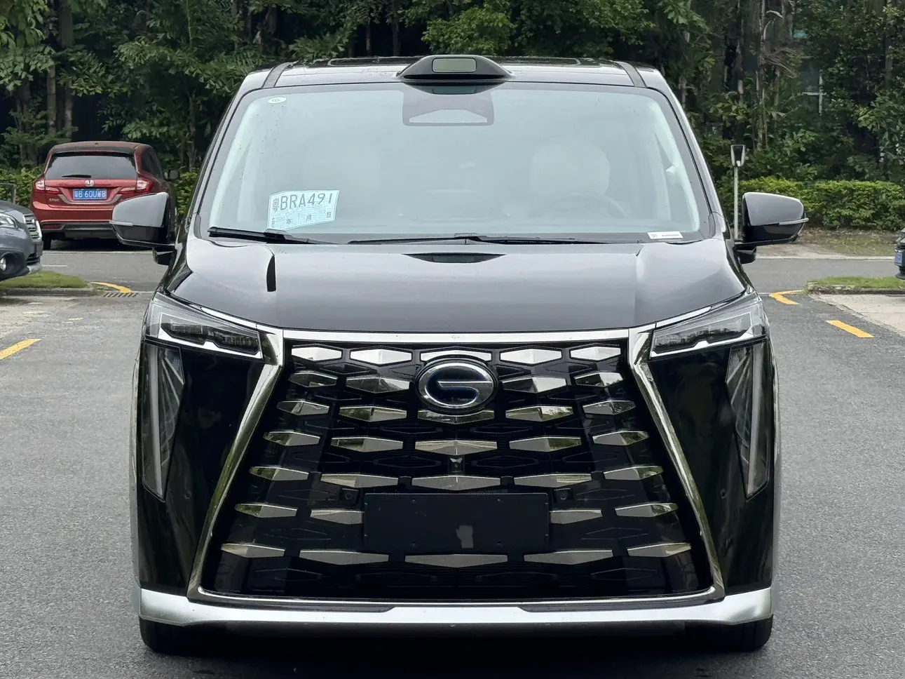 GAC Trumpchi aspires to the M8  из Китая