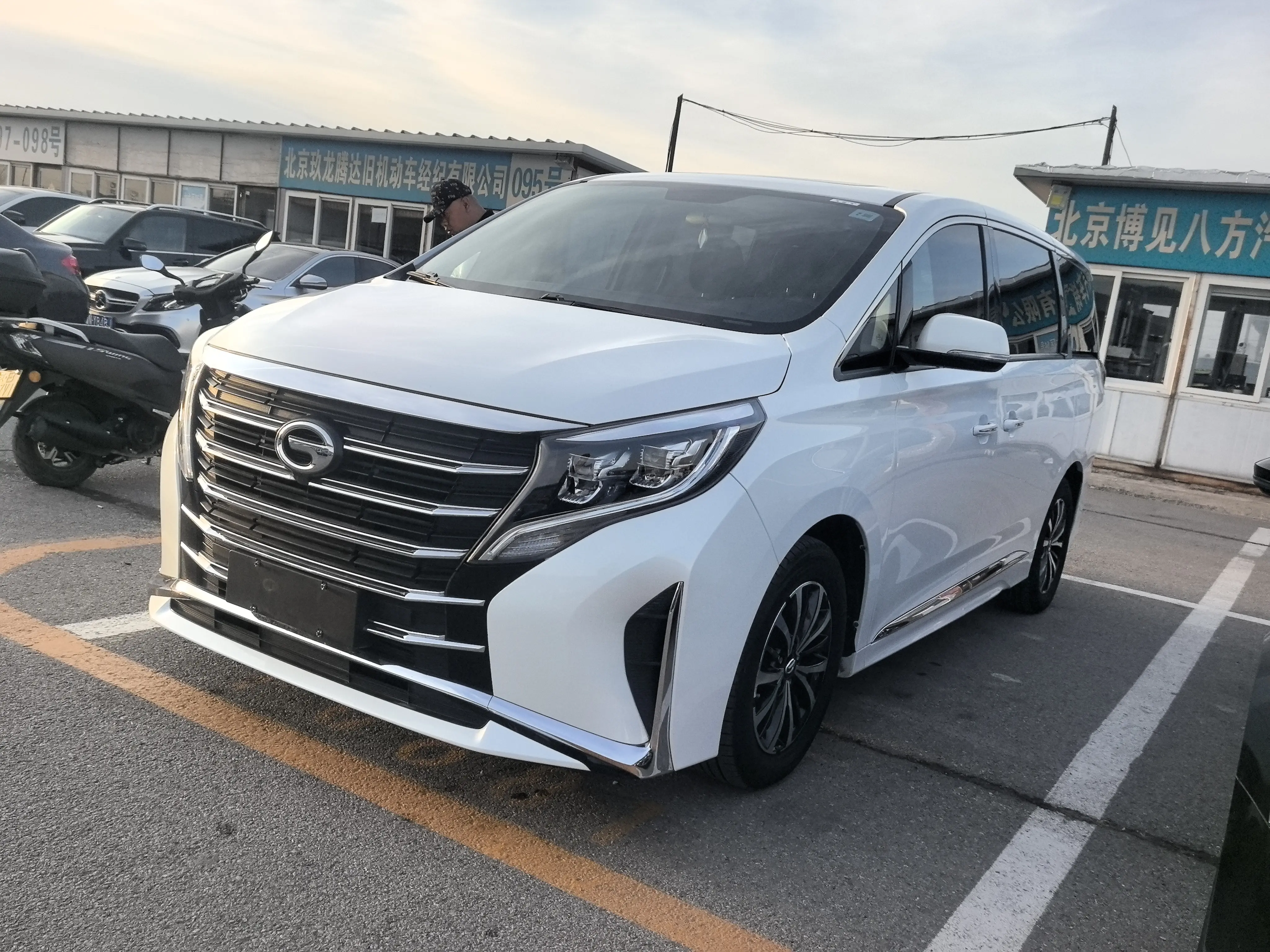 GAC Trumpchi M8  из Китая