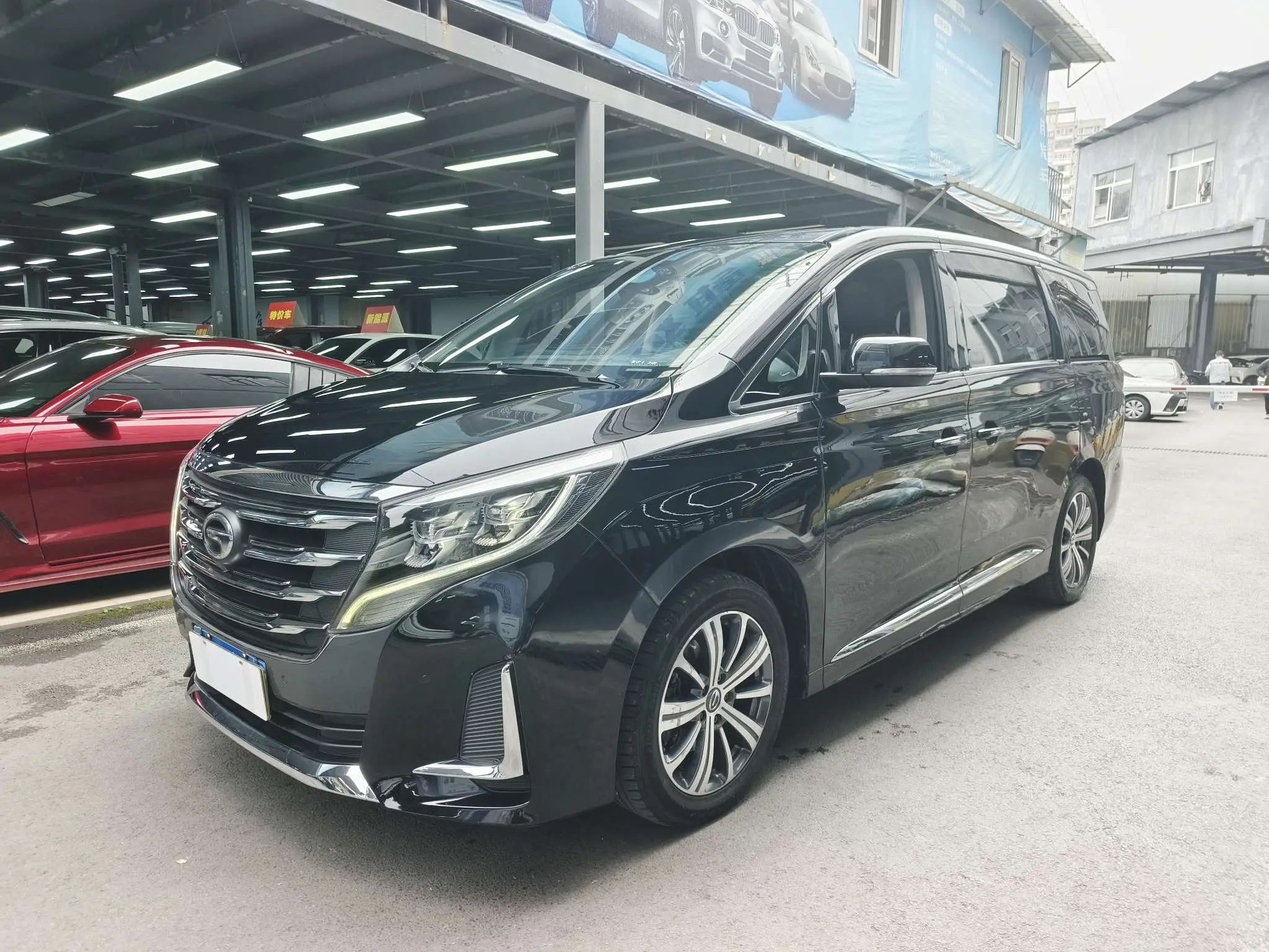 GAC Trumpchi M8  из Китая