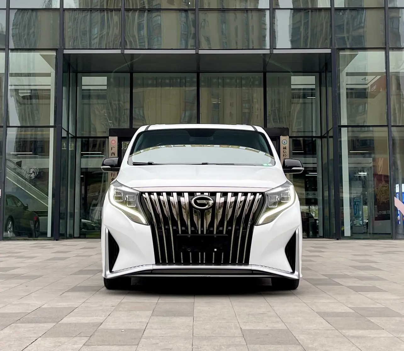 GAC Trumpchi M8  из Китая