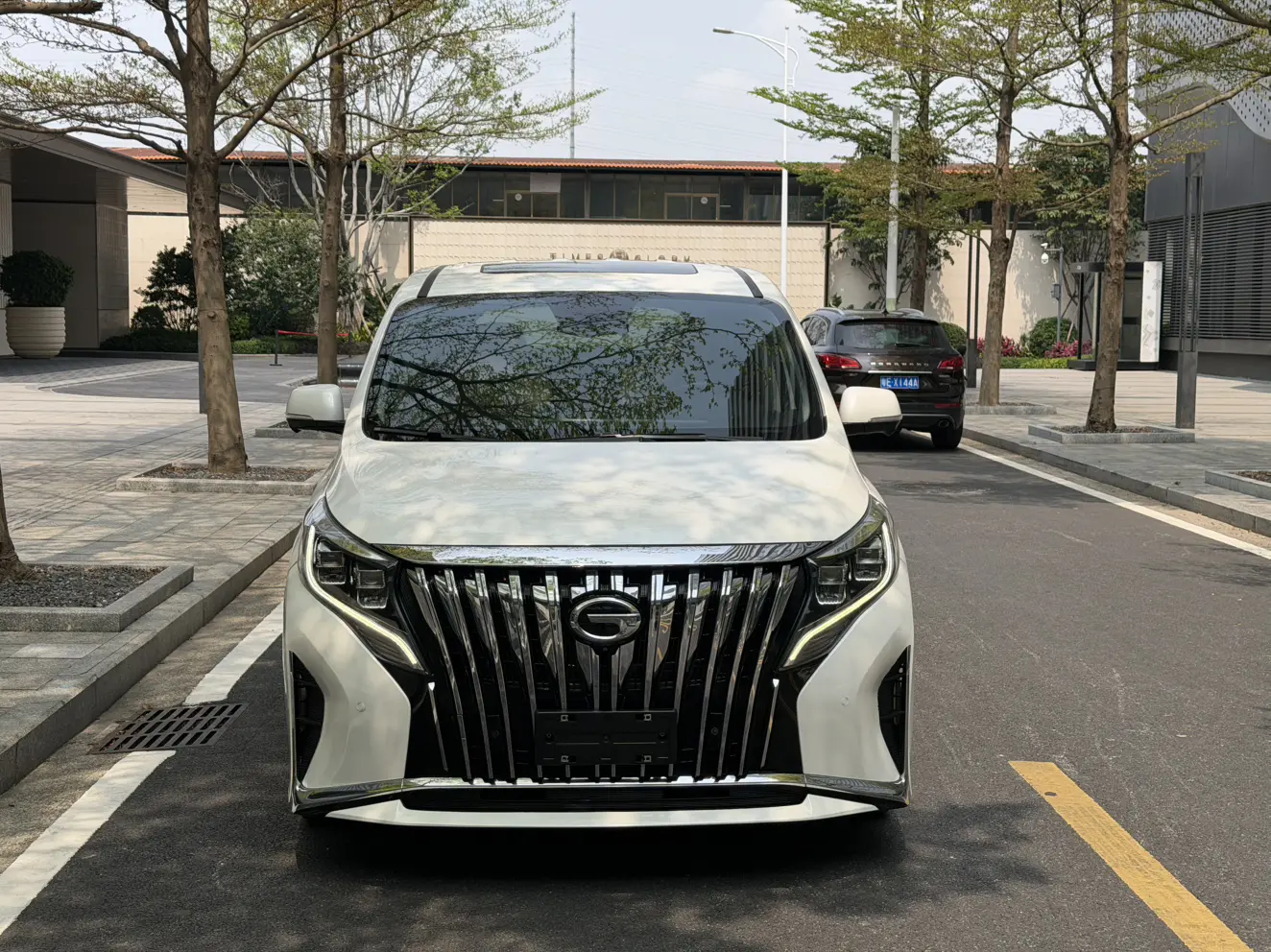 GAC Trumpchi M8  из Китая