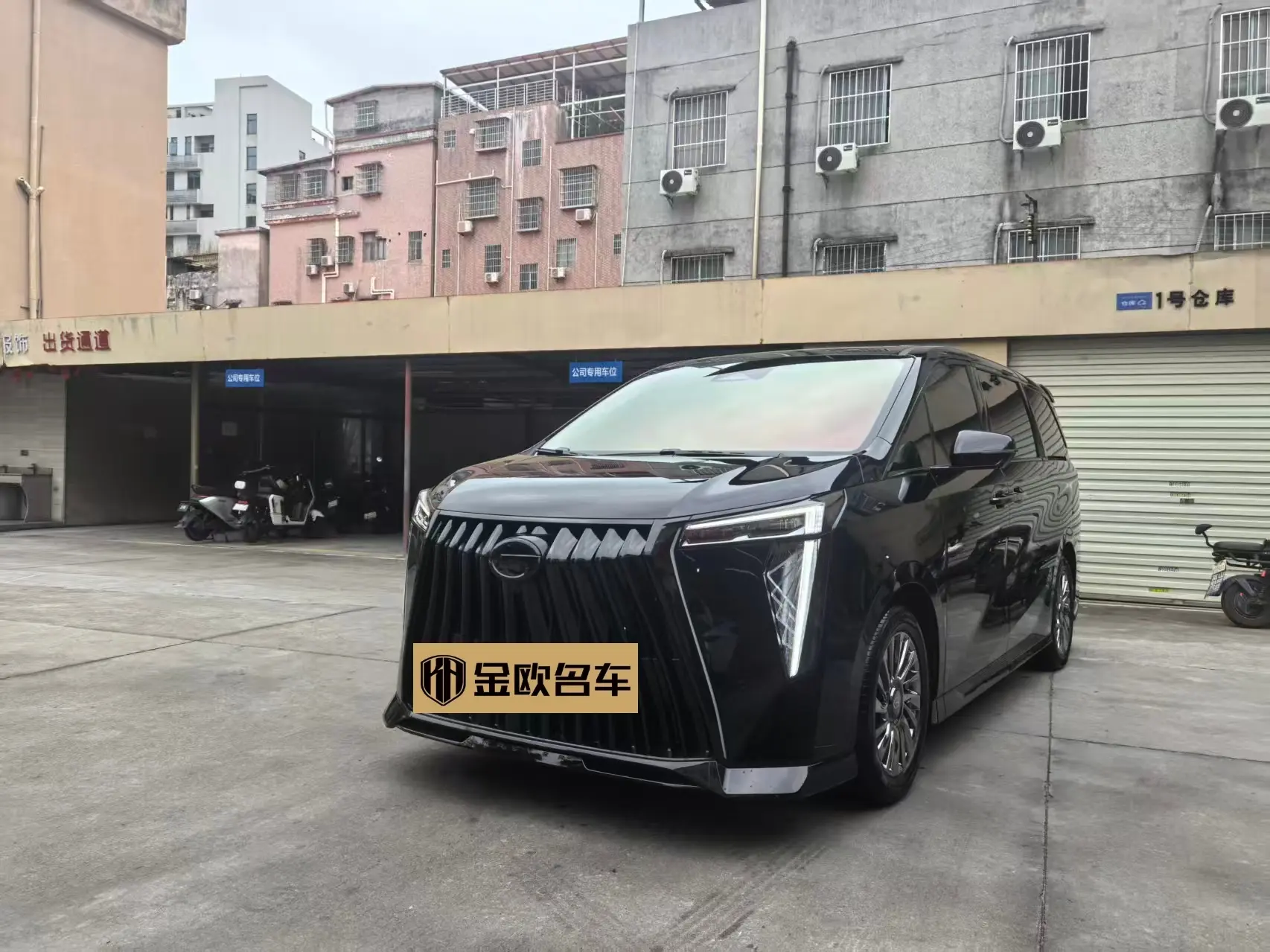 GAC Trumpchi M8  из Китая