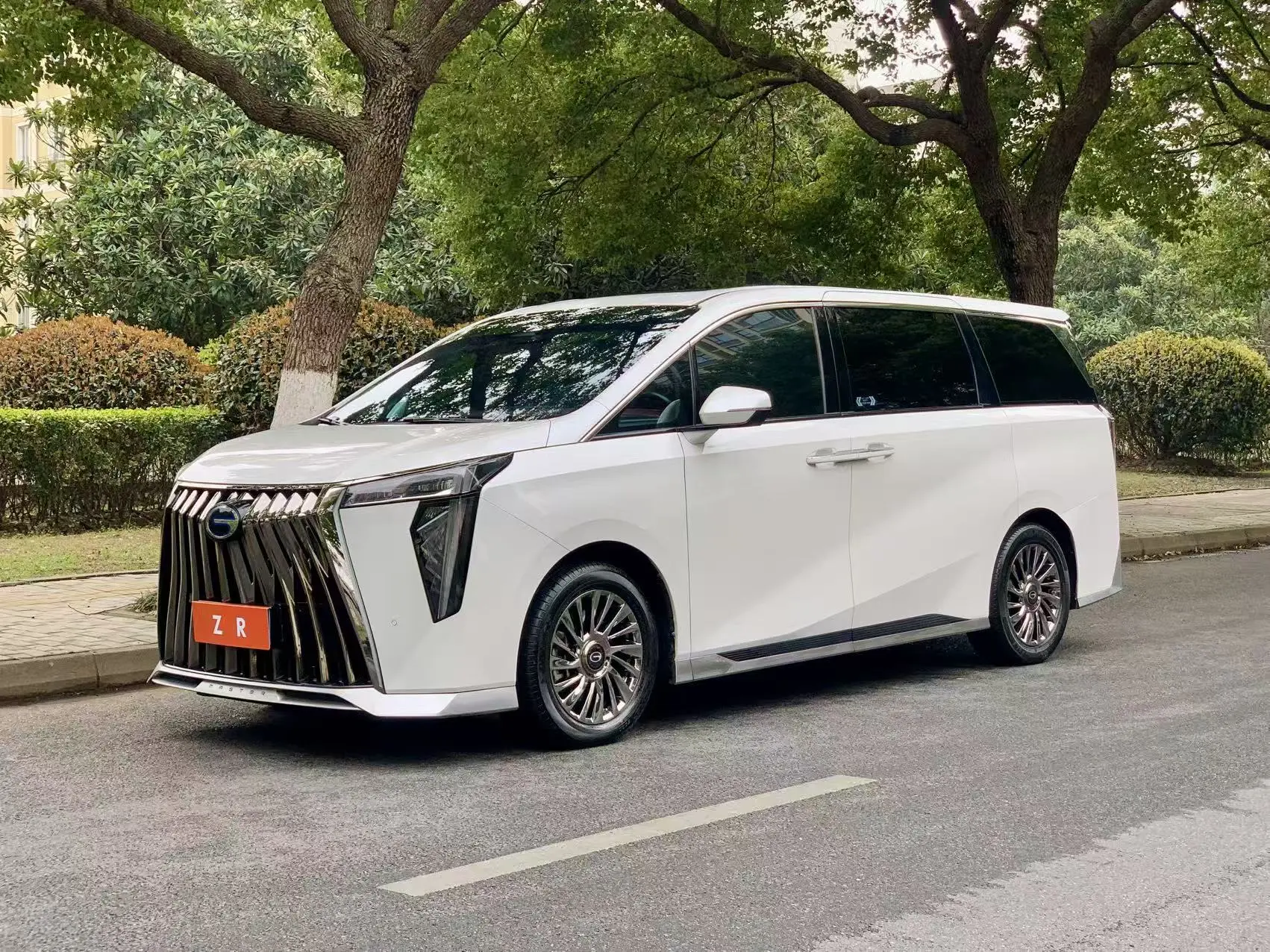 GAC Trumpchi M8  из Китая