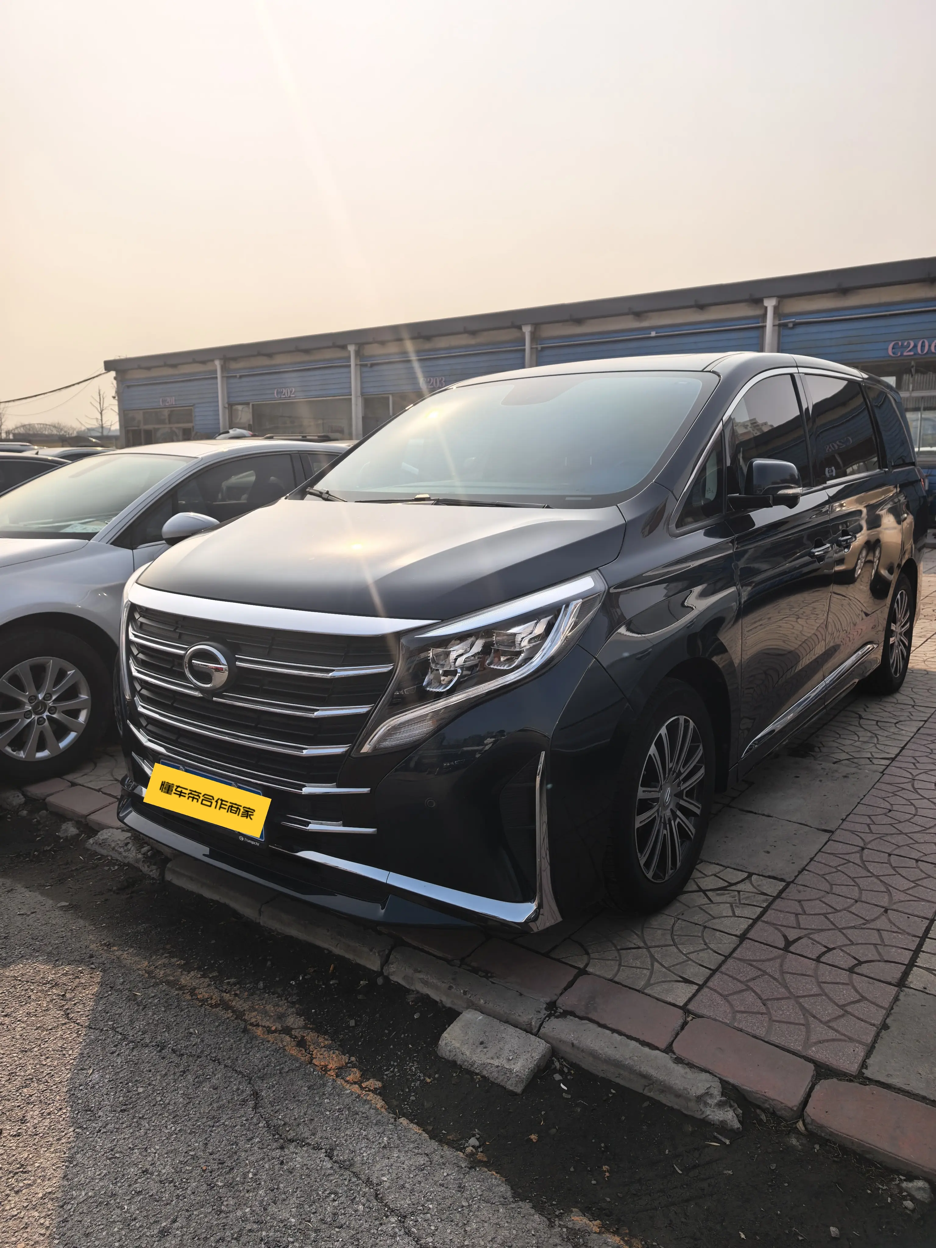 GAC Trumpchi M8  из Китая