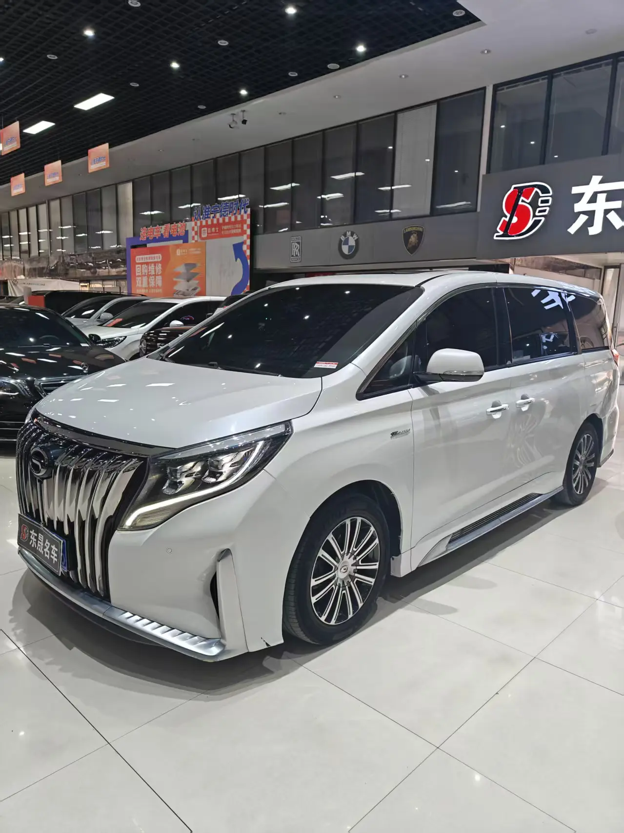 GAC Trumpchi M8  из Китая