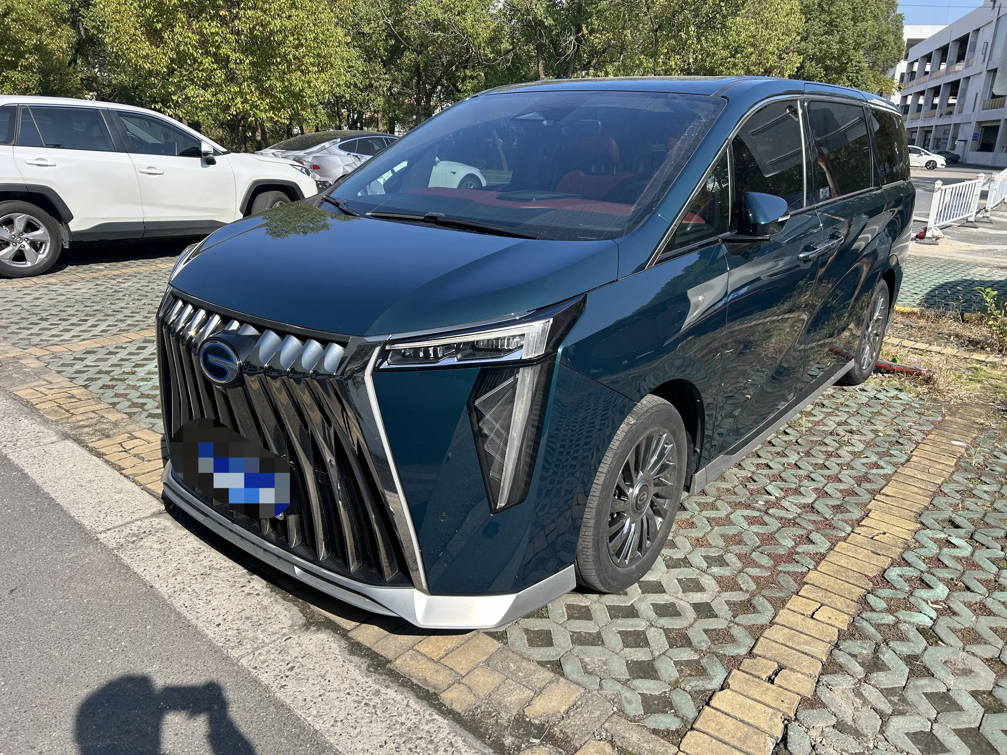 GAC Trumpchi M8  из Китая