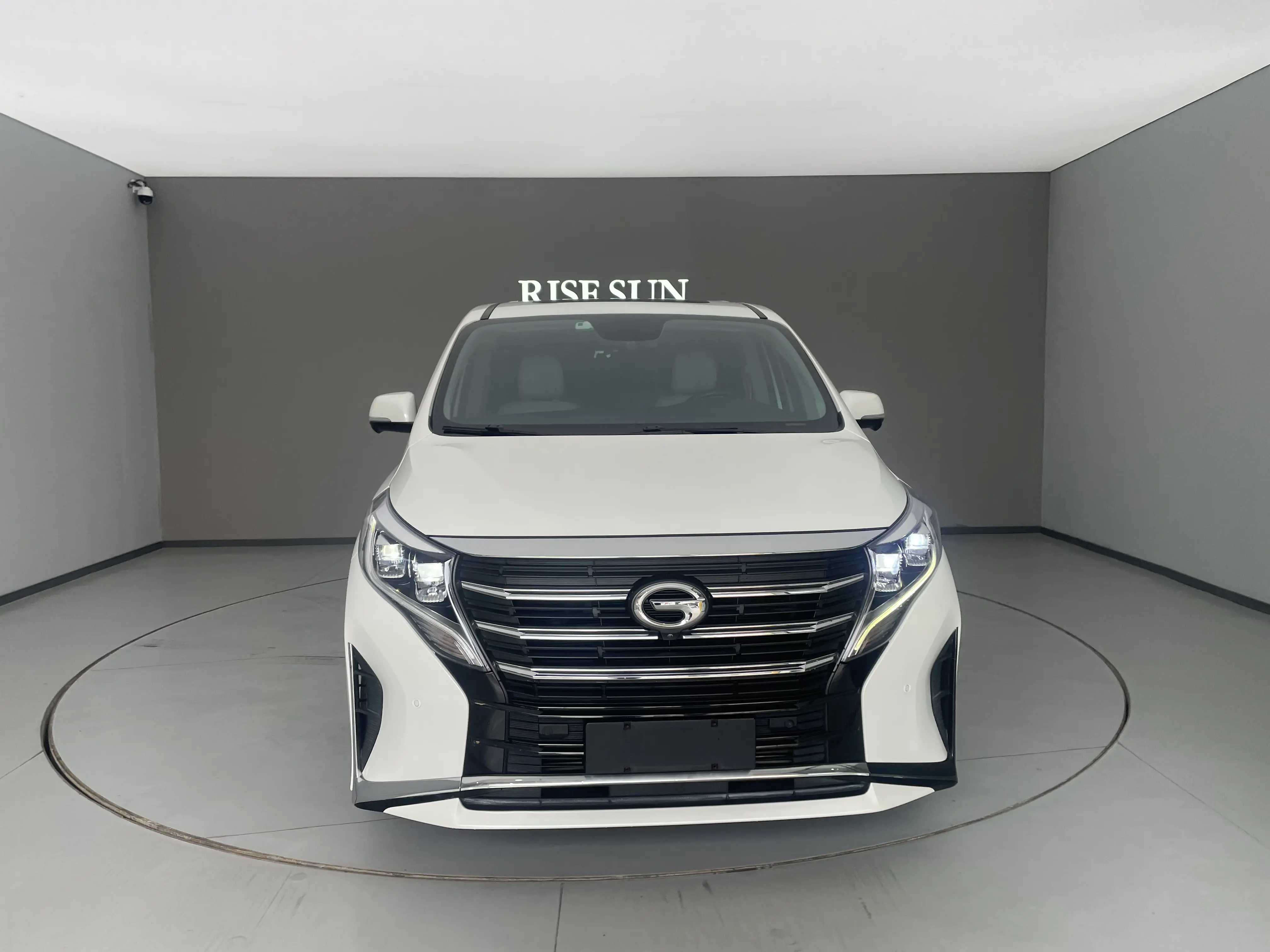 GAC Trumpchi M8  из Китая