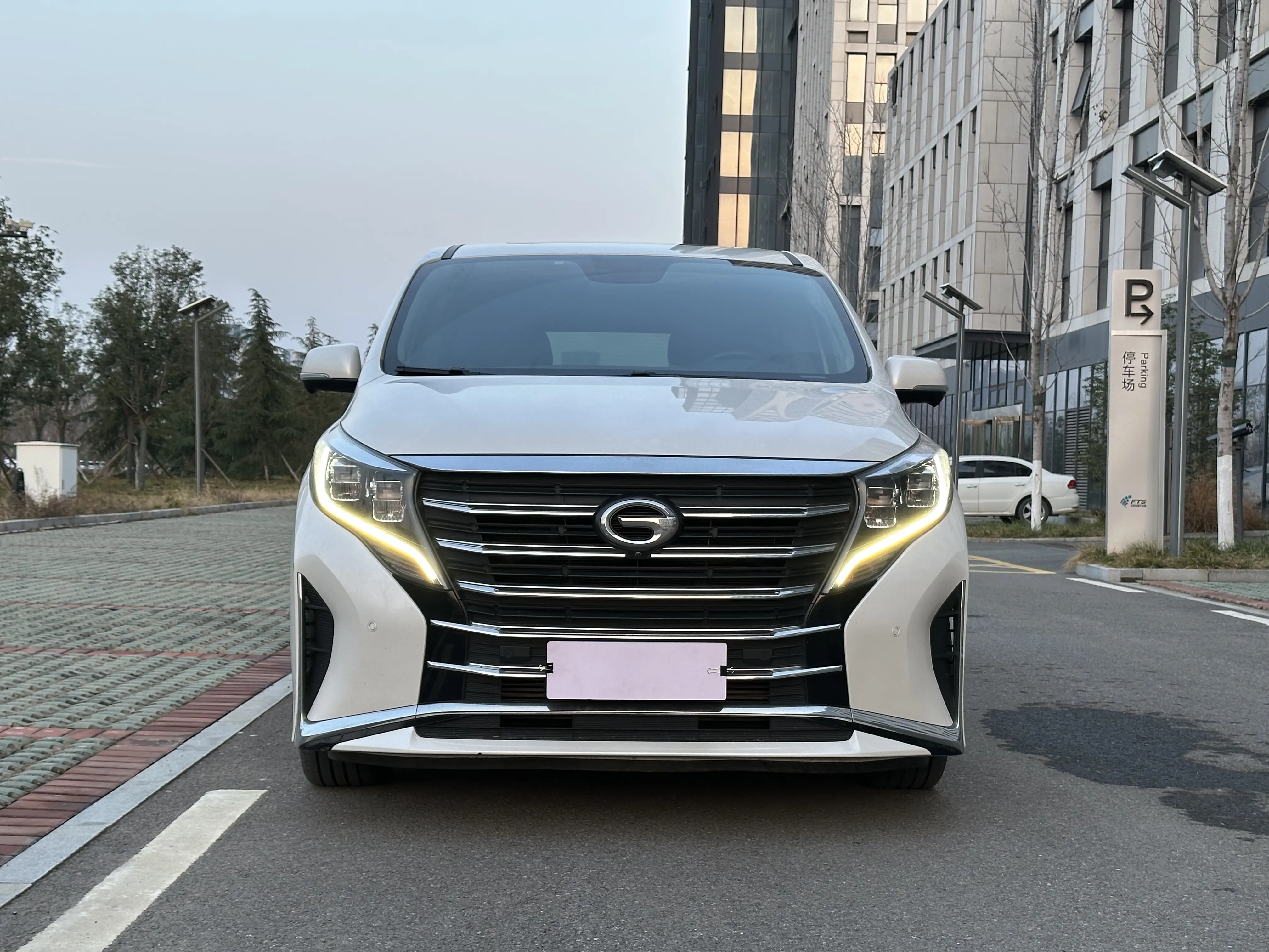GAC Trumpchi M8  из Китая