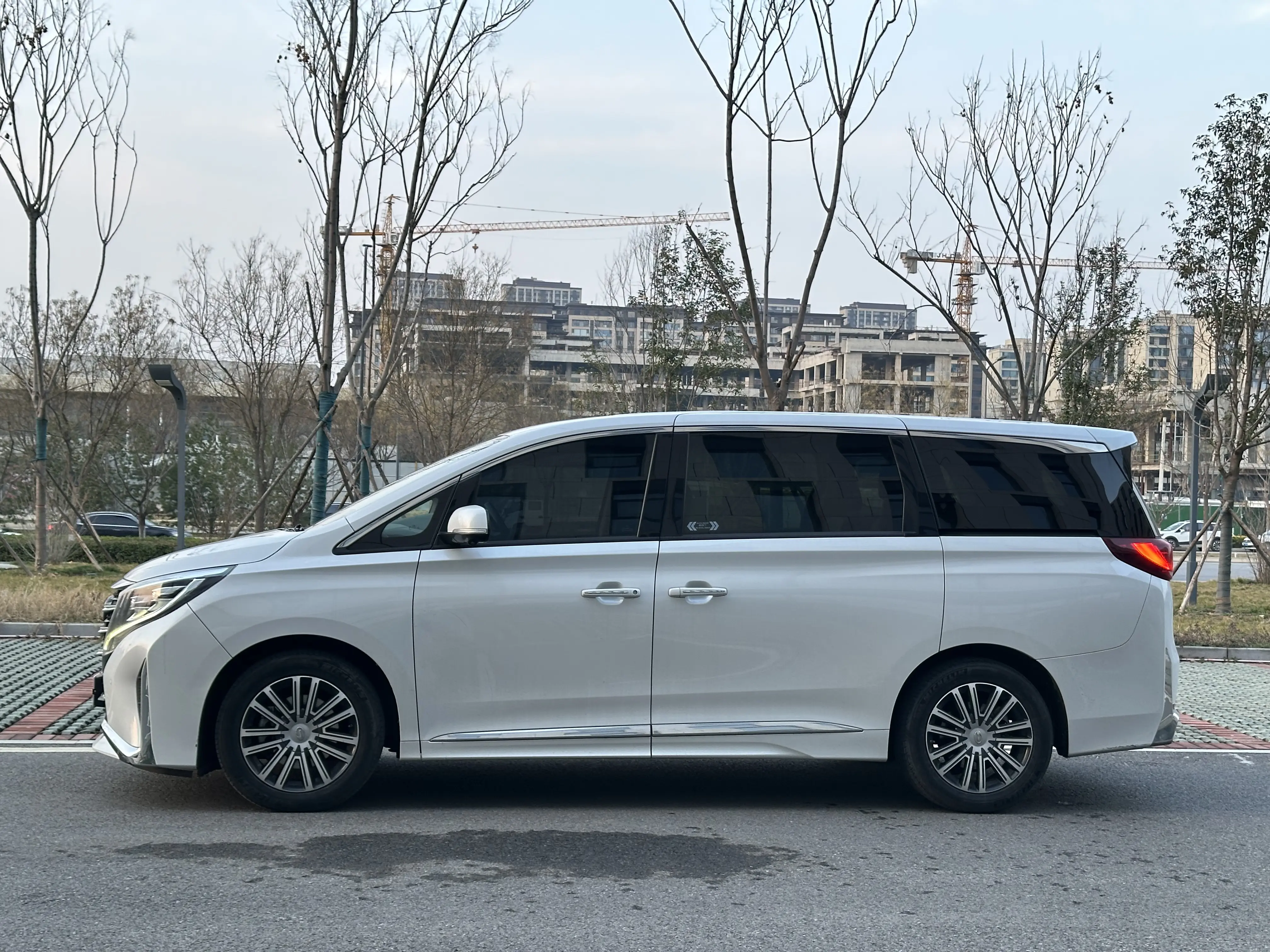 GAC Trumpchi M8  из Китая