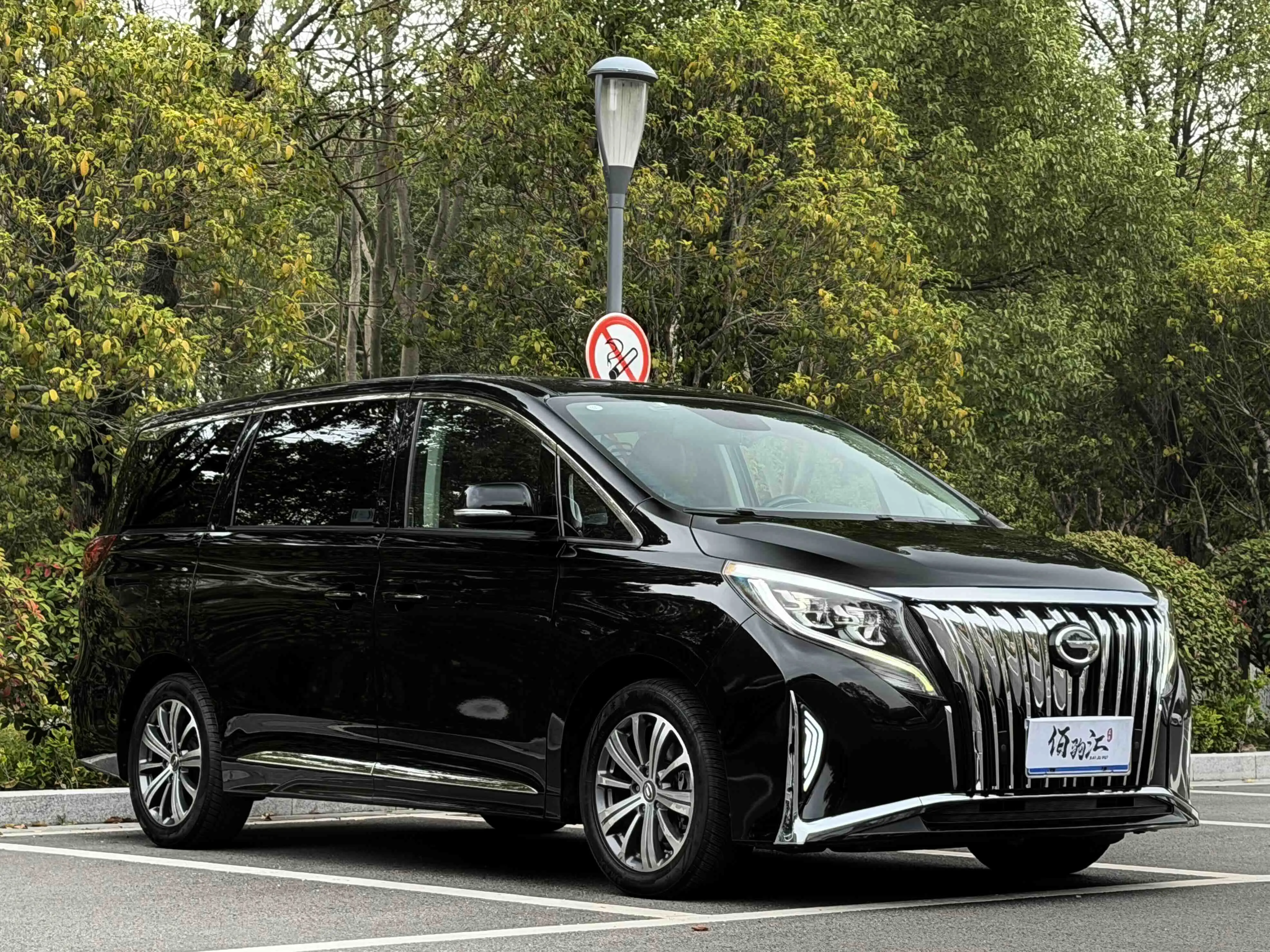 GAC Trumpchi M8  из Китая