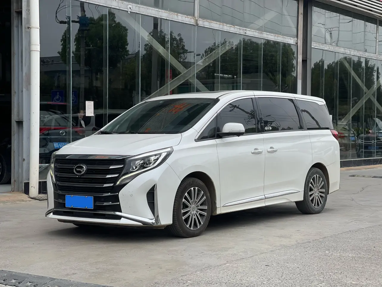 GAC Trumpchi M8  из Китая