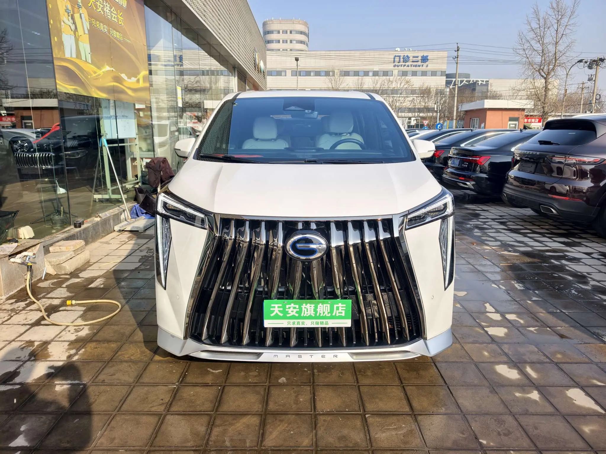 GAC Trumpchi M8  из Китая