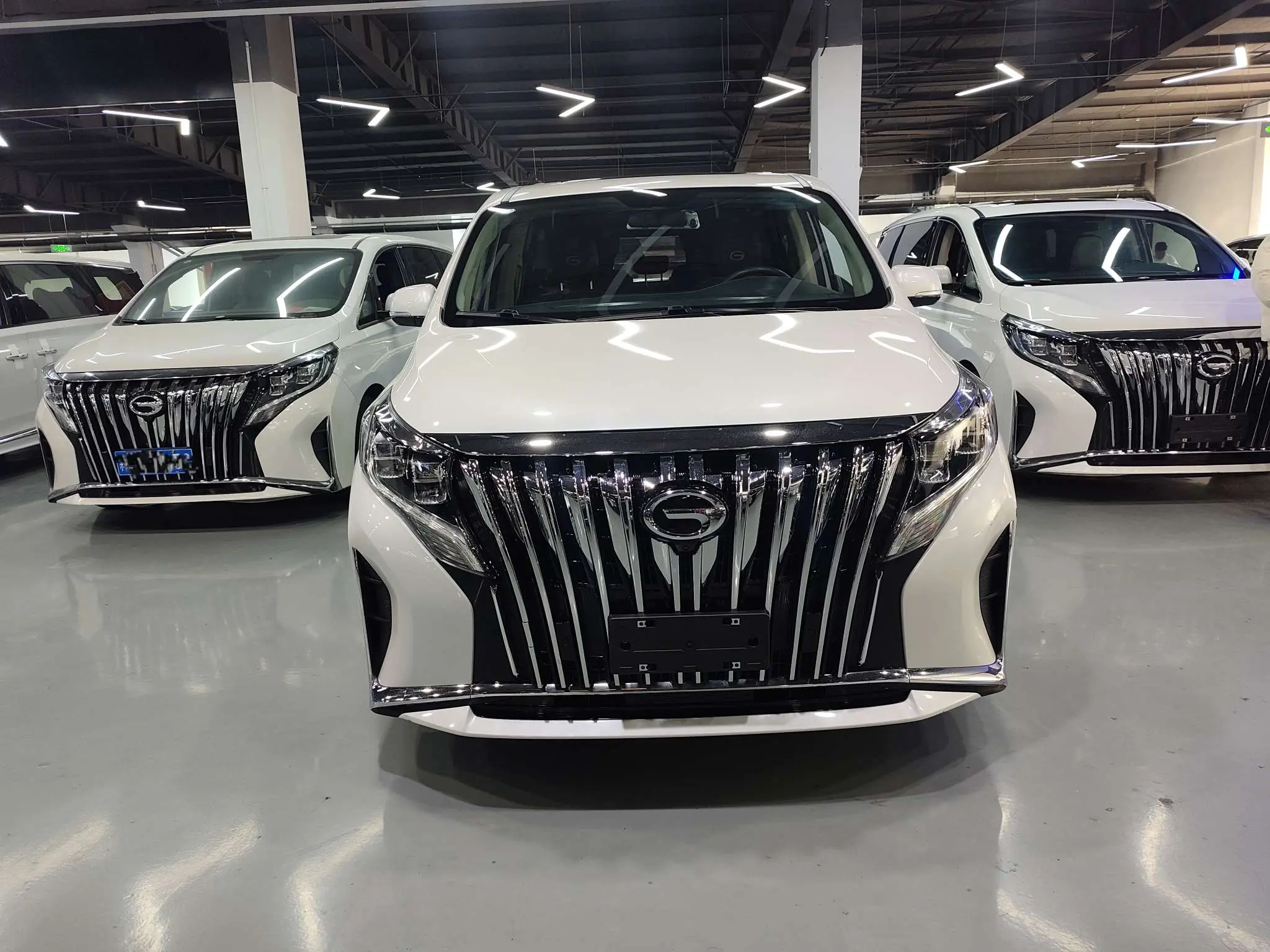 GAC Trumpchi M8  из Китая