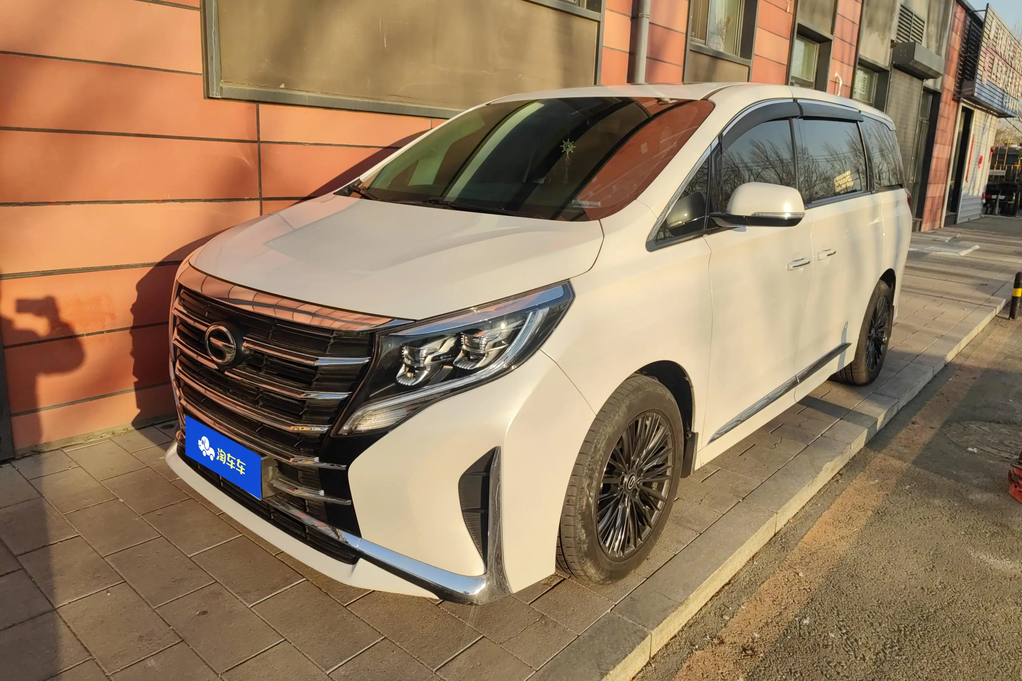 GAC Trumpchi M8  из Китая