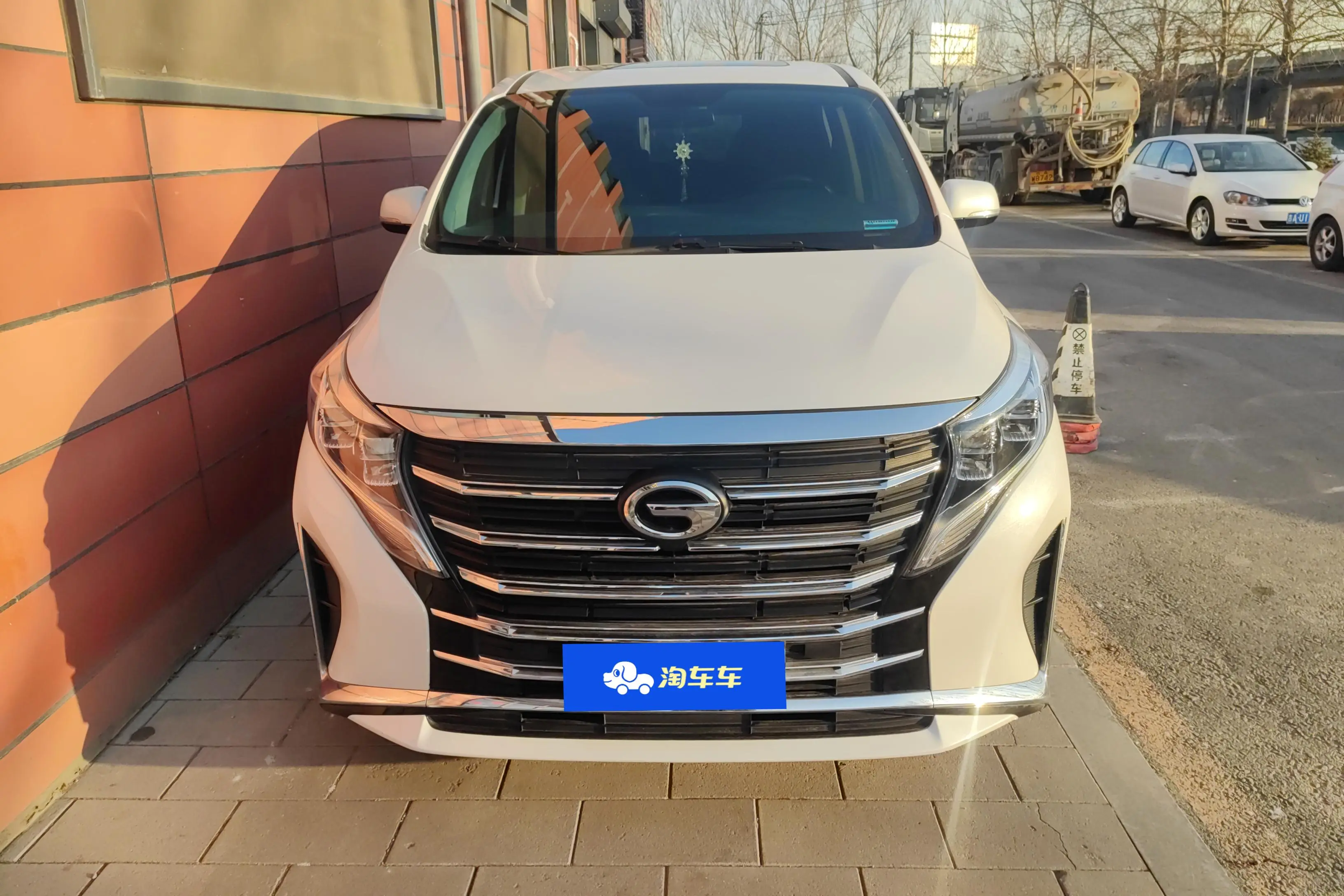GAC Trumpchi M8  из Китая